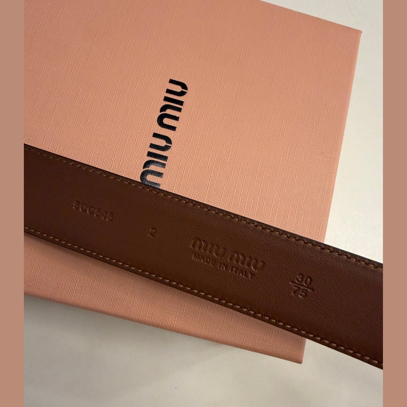 Image of חגורת עור Miu Miu