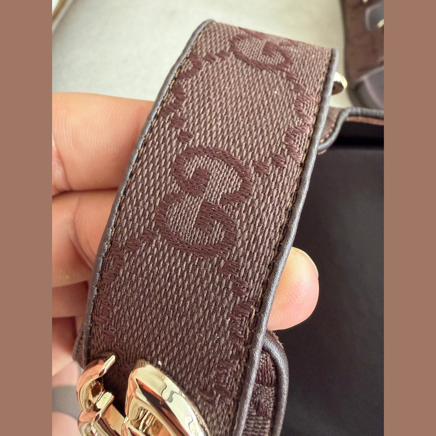 Gucci sandals במלאי