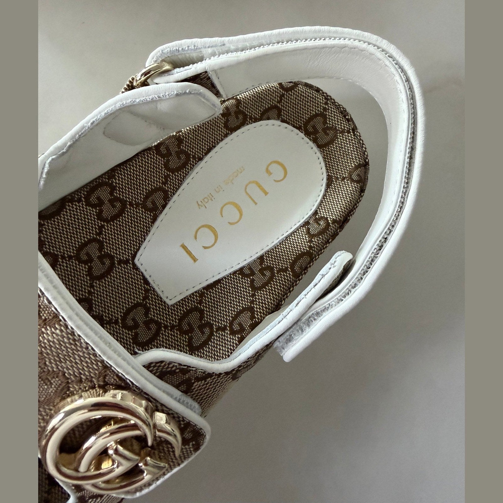 Image of GUCCI sandals במלאי