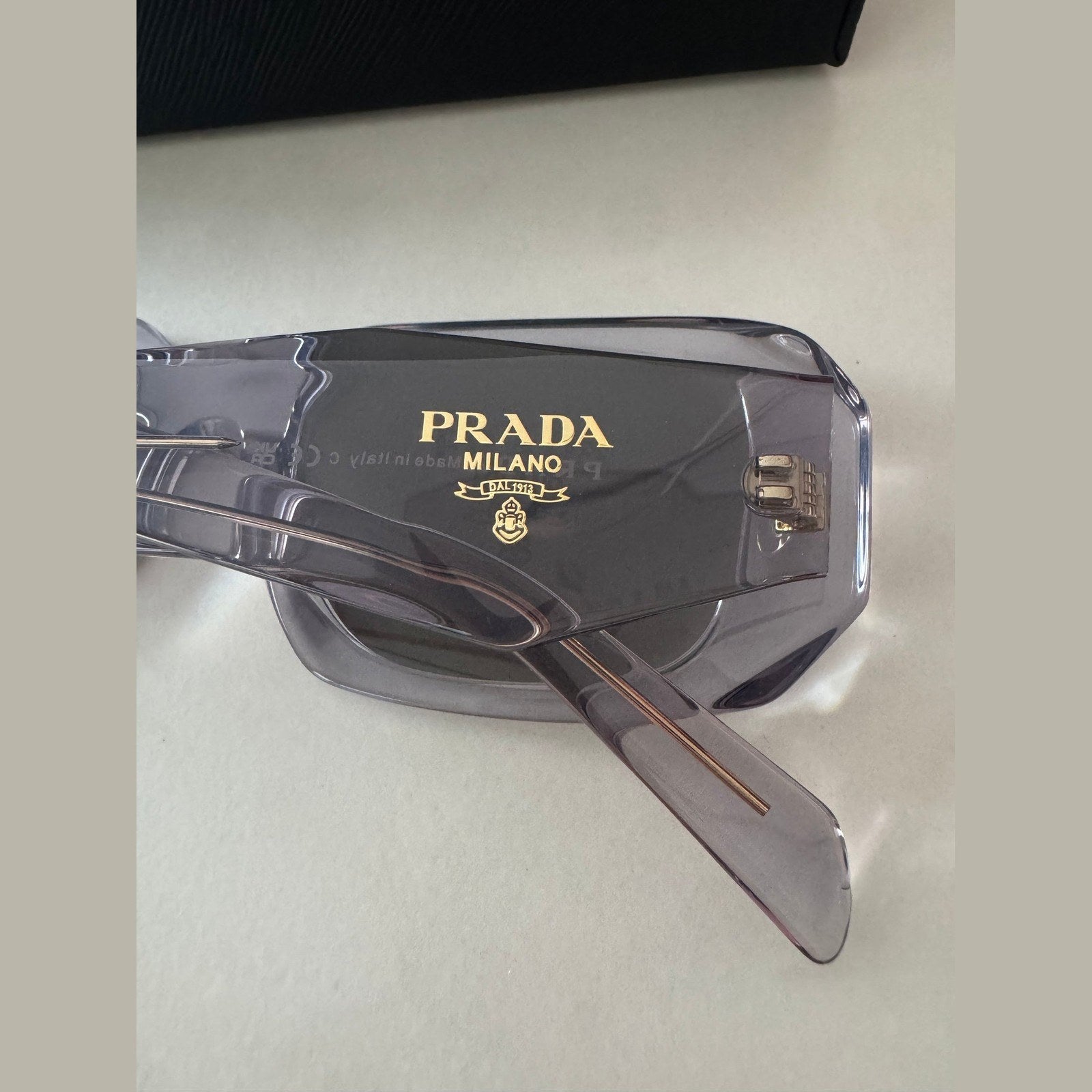 Image of PRADA - משקפי שמש לוגו