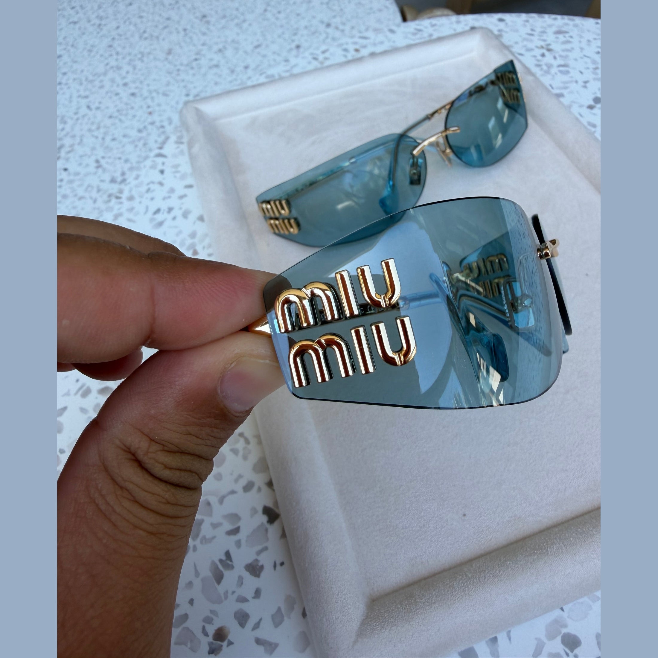 Image of מיו מיו מסך צר במלאי