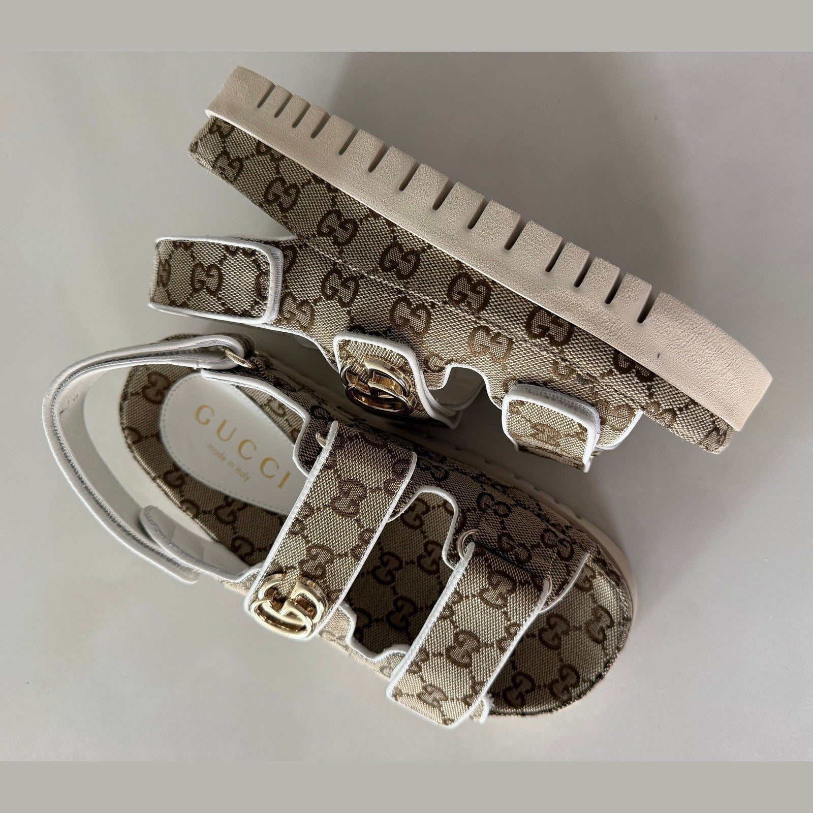 GUCCI sandals במלאי