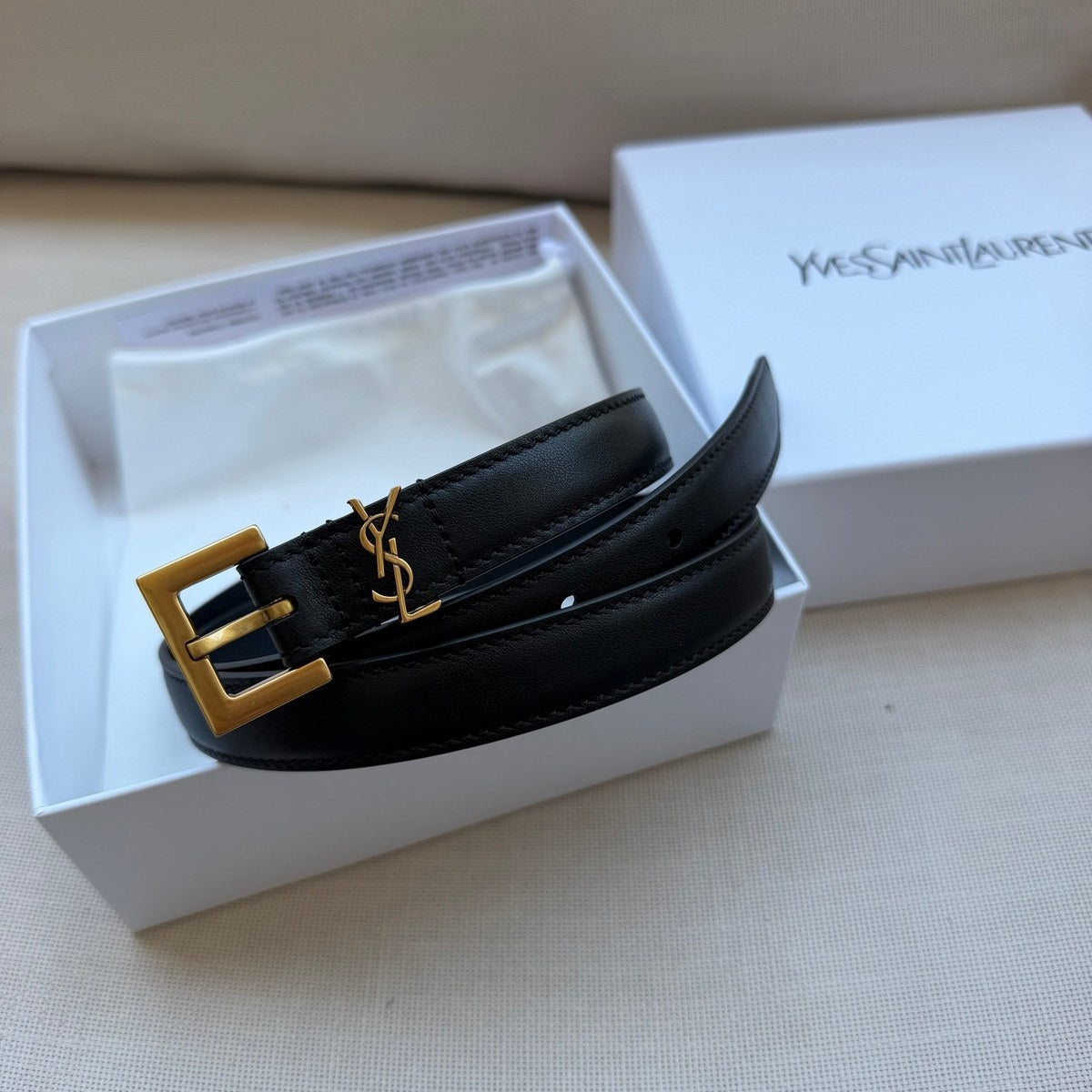 Image of Saint Laurent - חגורת עור 2 סמ במלאי