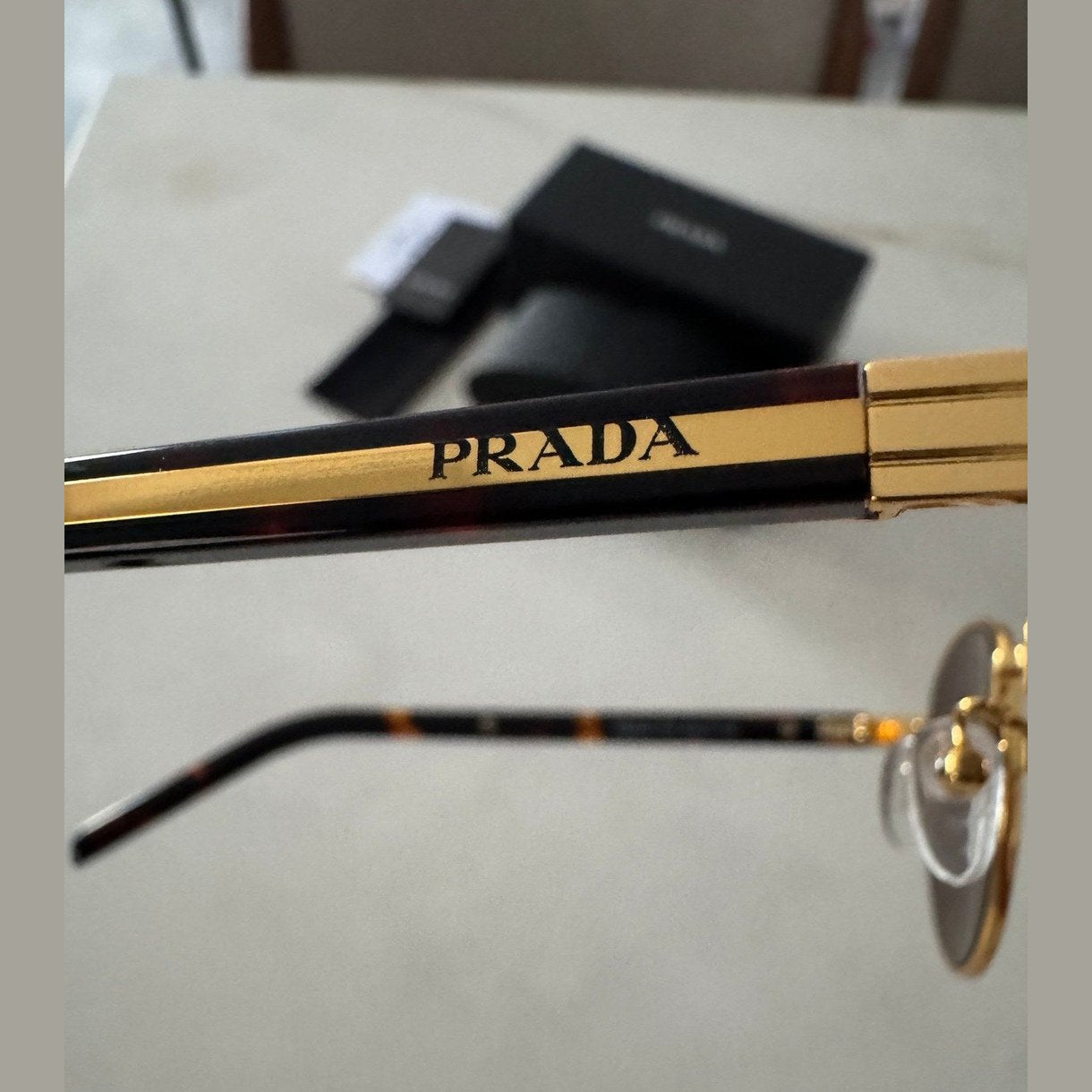 Image of PRADA - משקפי שמש לוגו