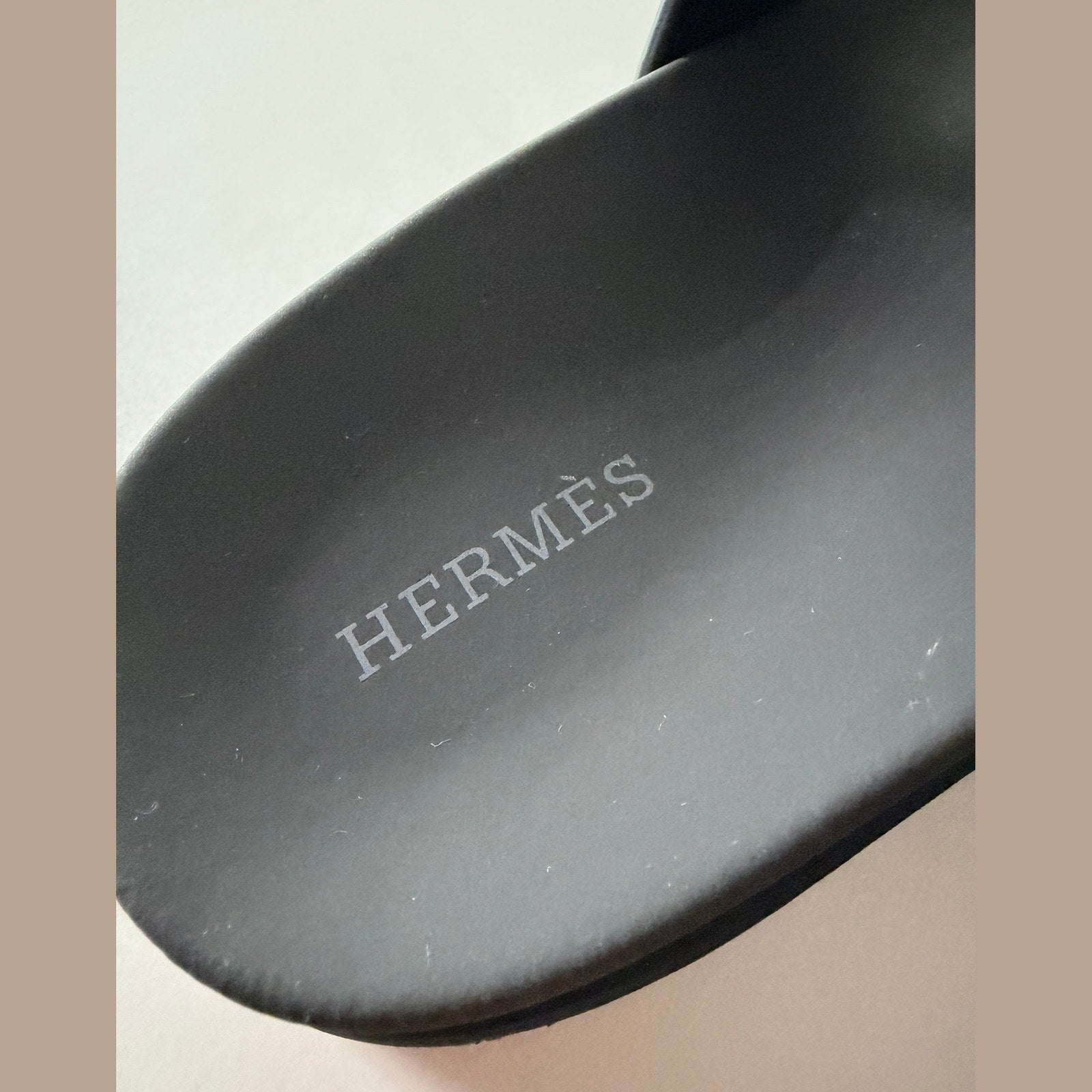 Hermes Empire במלאי