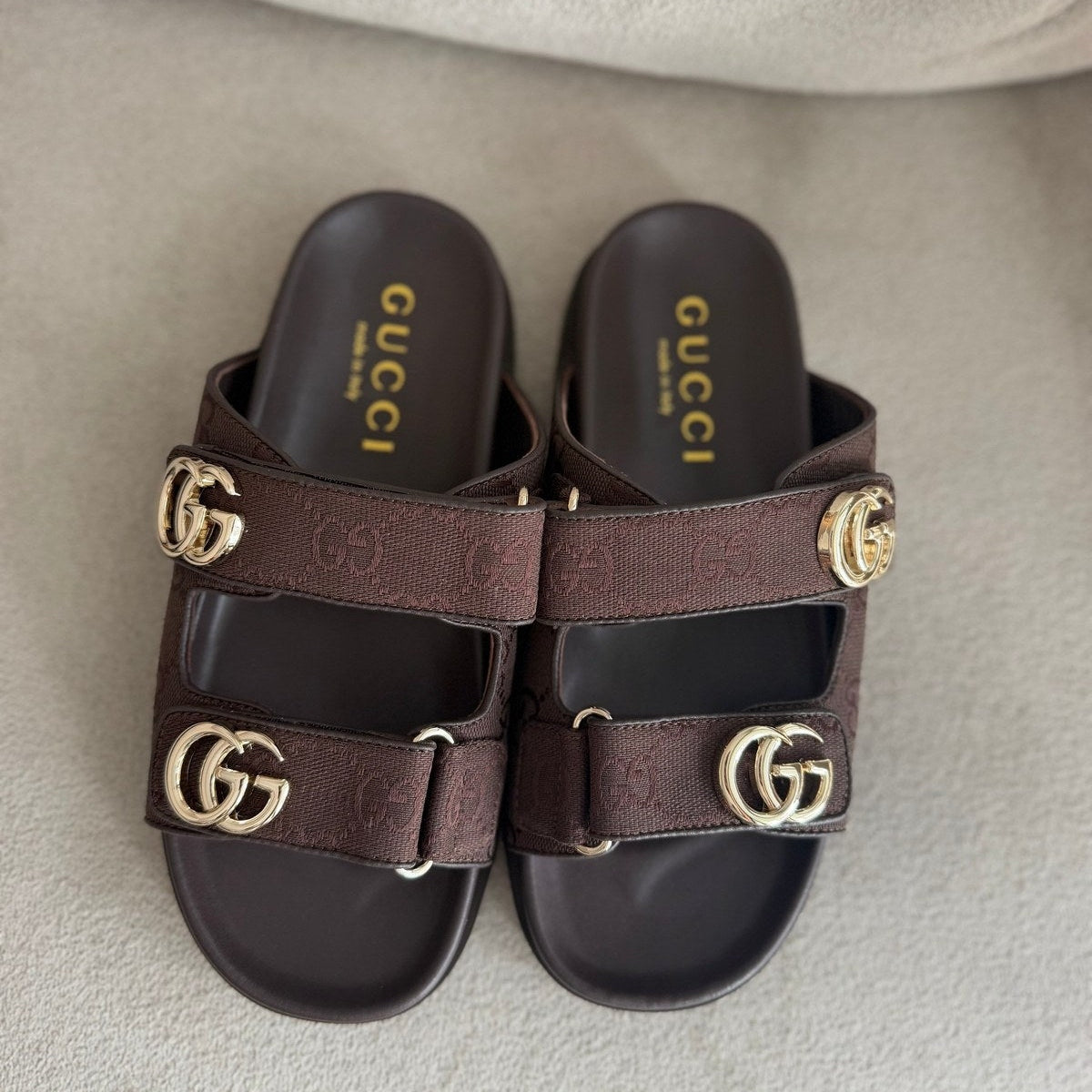 Gucci sandals במלאי