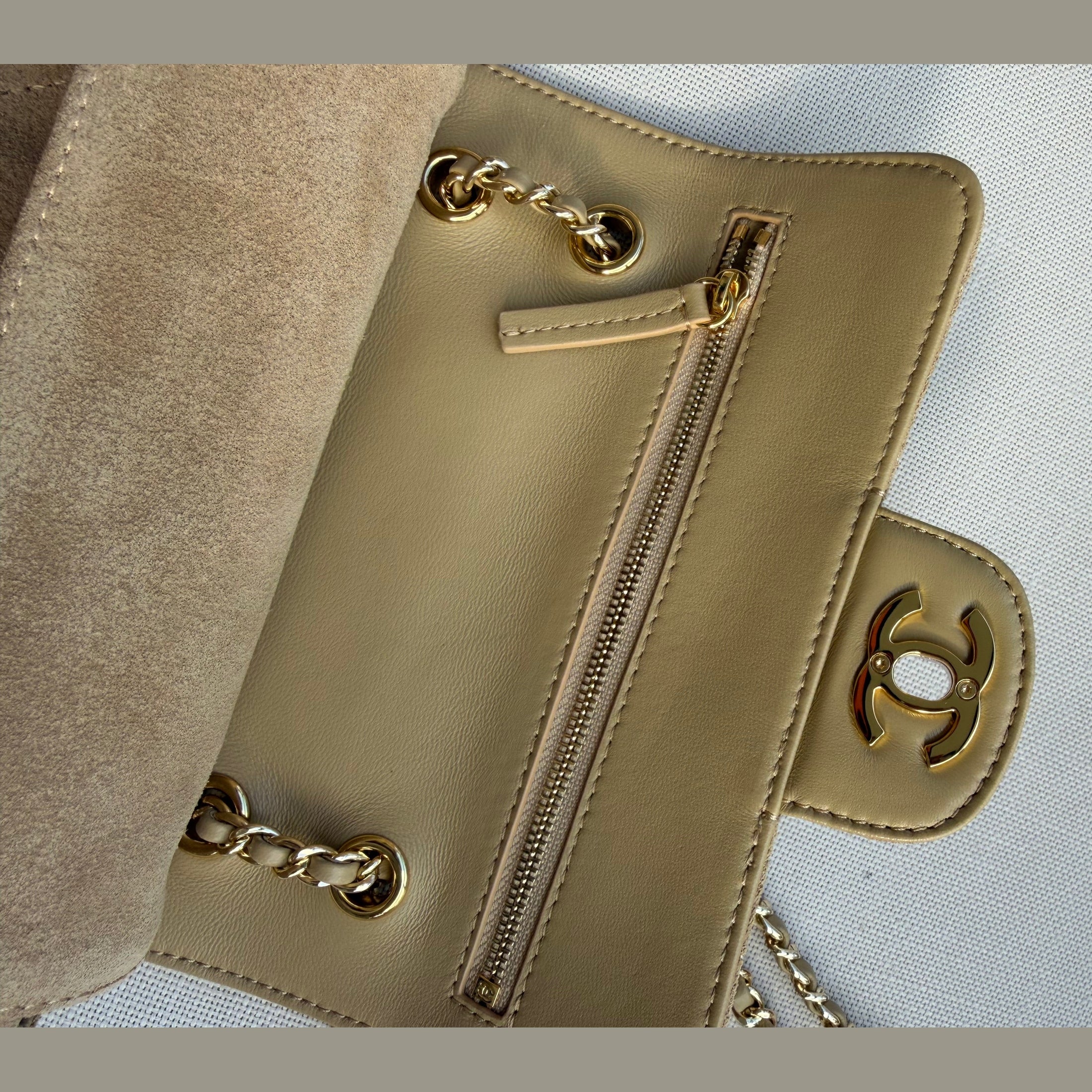 Image of Chanel bag 20 במלאי