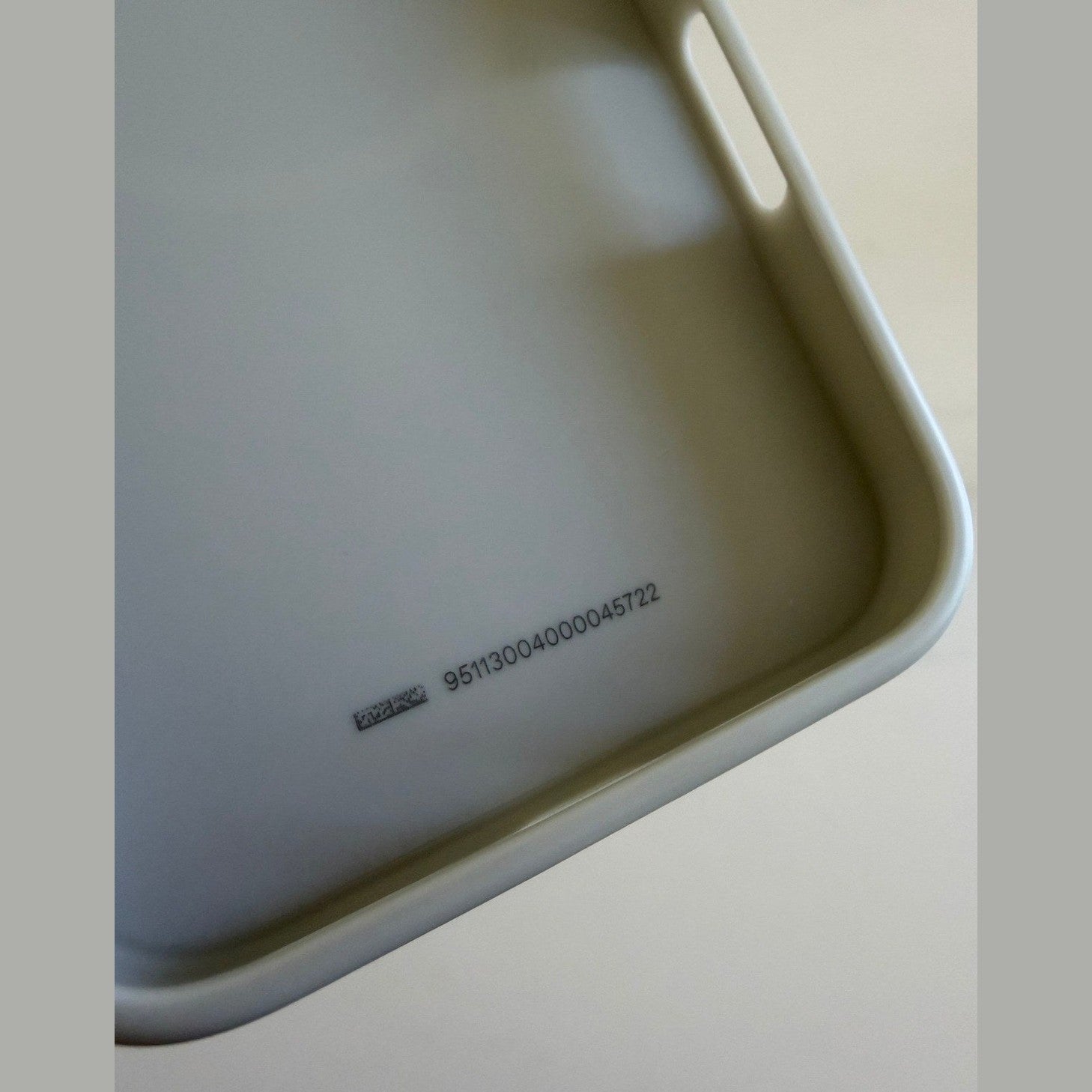 Image of RIMOWA  מגן אייפון 17 פרו כסוף