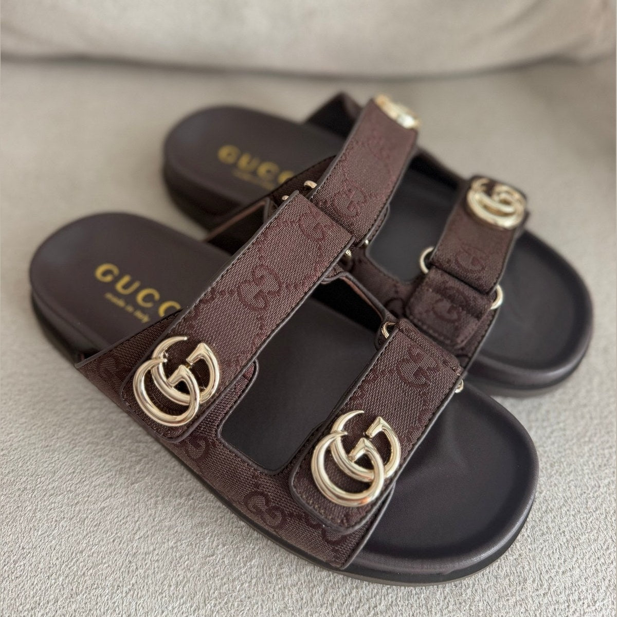 Gucci sandals במלאי