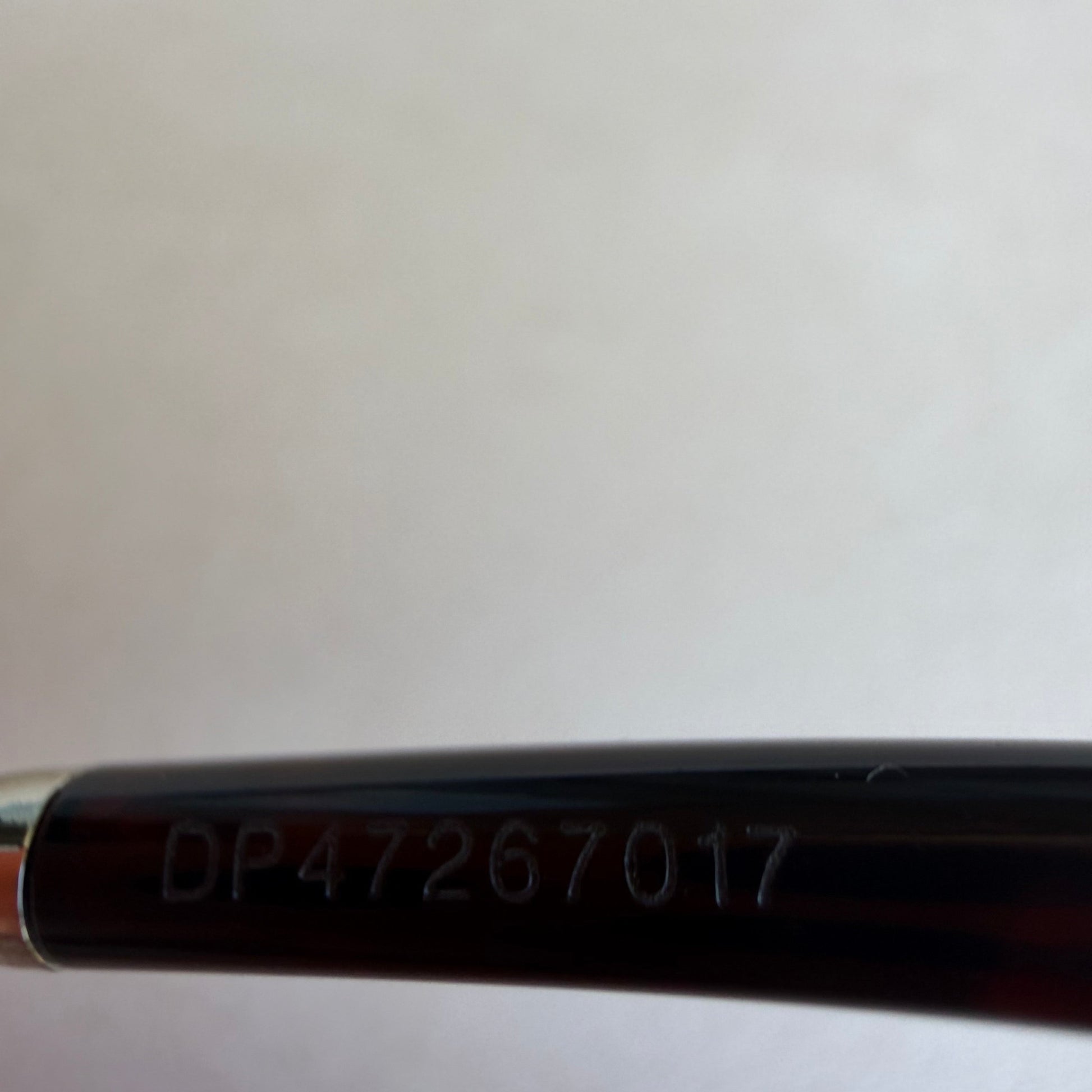 מיו מיו Oval במלאי
