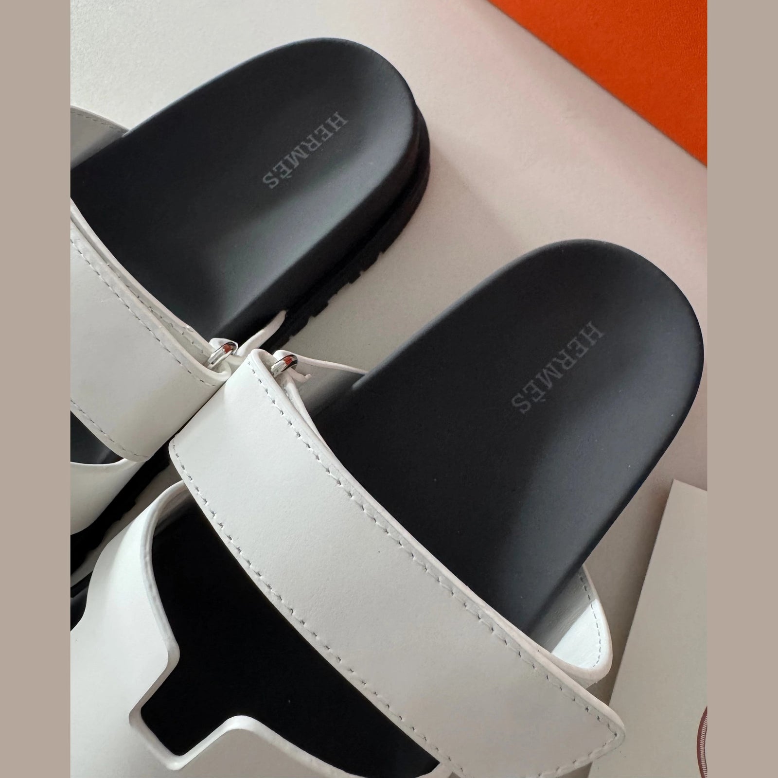 Hermes chypre סנדל לבן