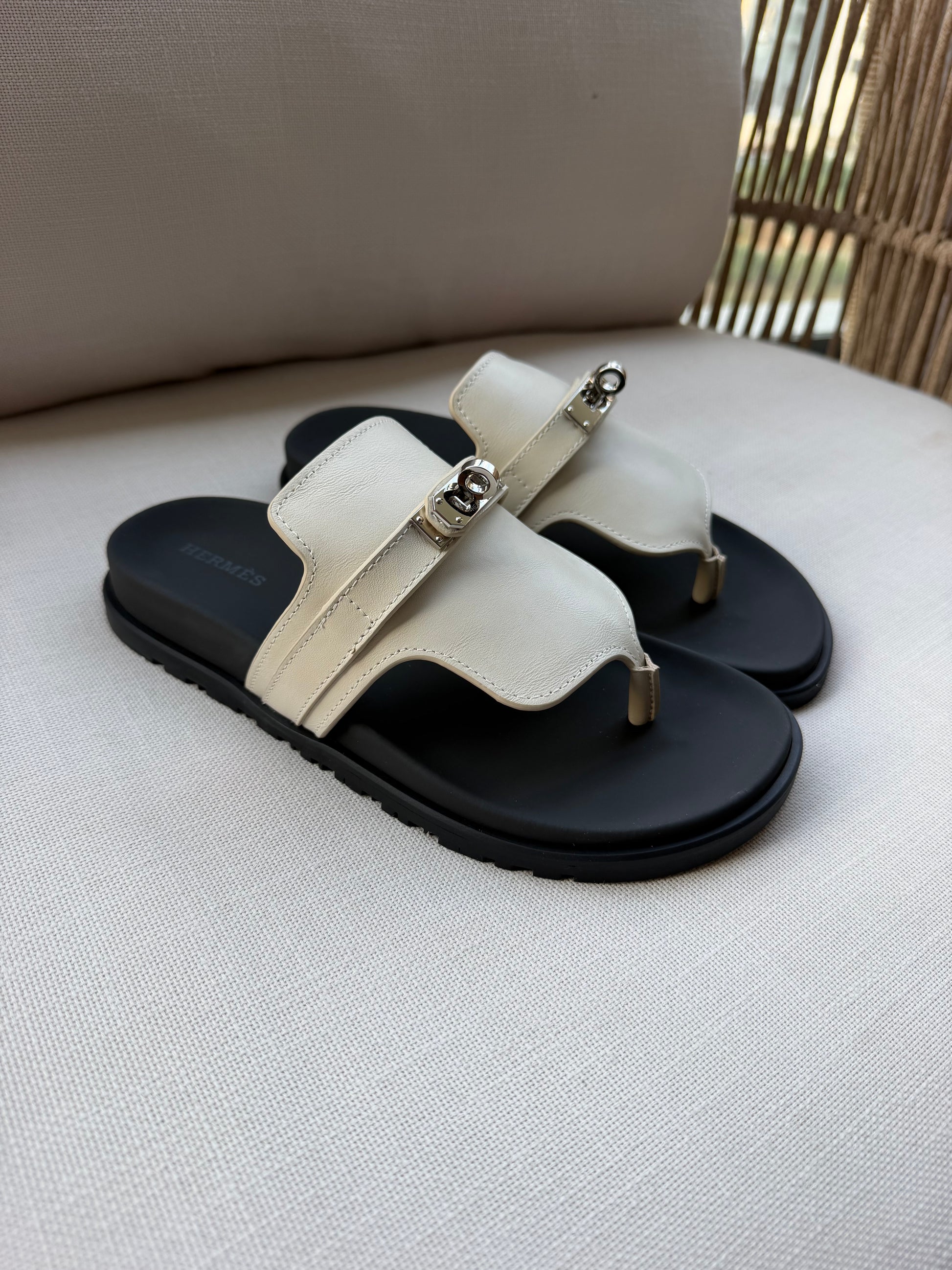 Hermes Empire בז במלאי