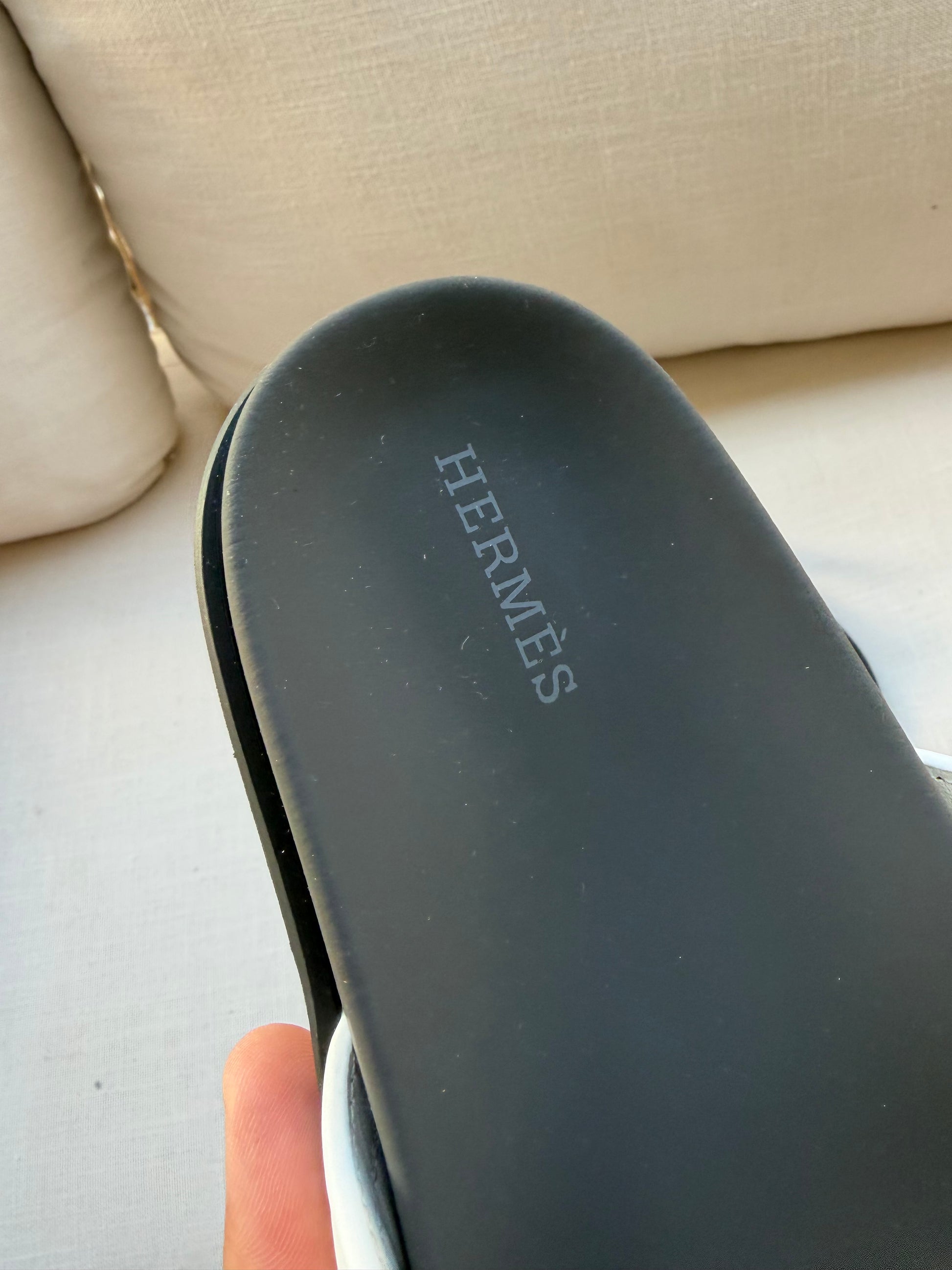 Hermes Empire לבן במלאי