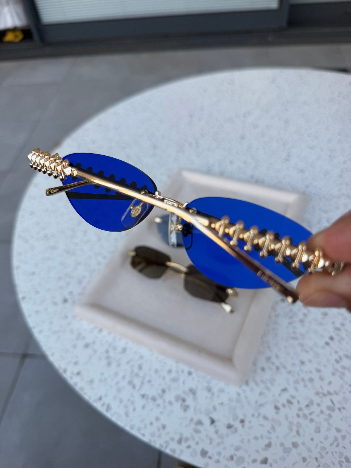 Image of Cartier - sunglasses במלאי
