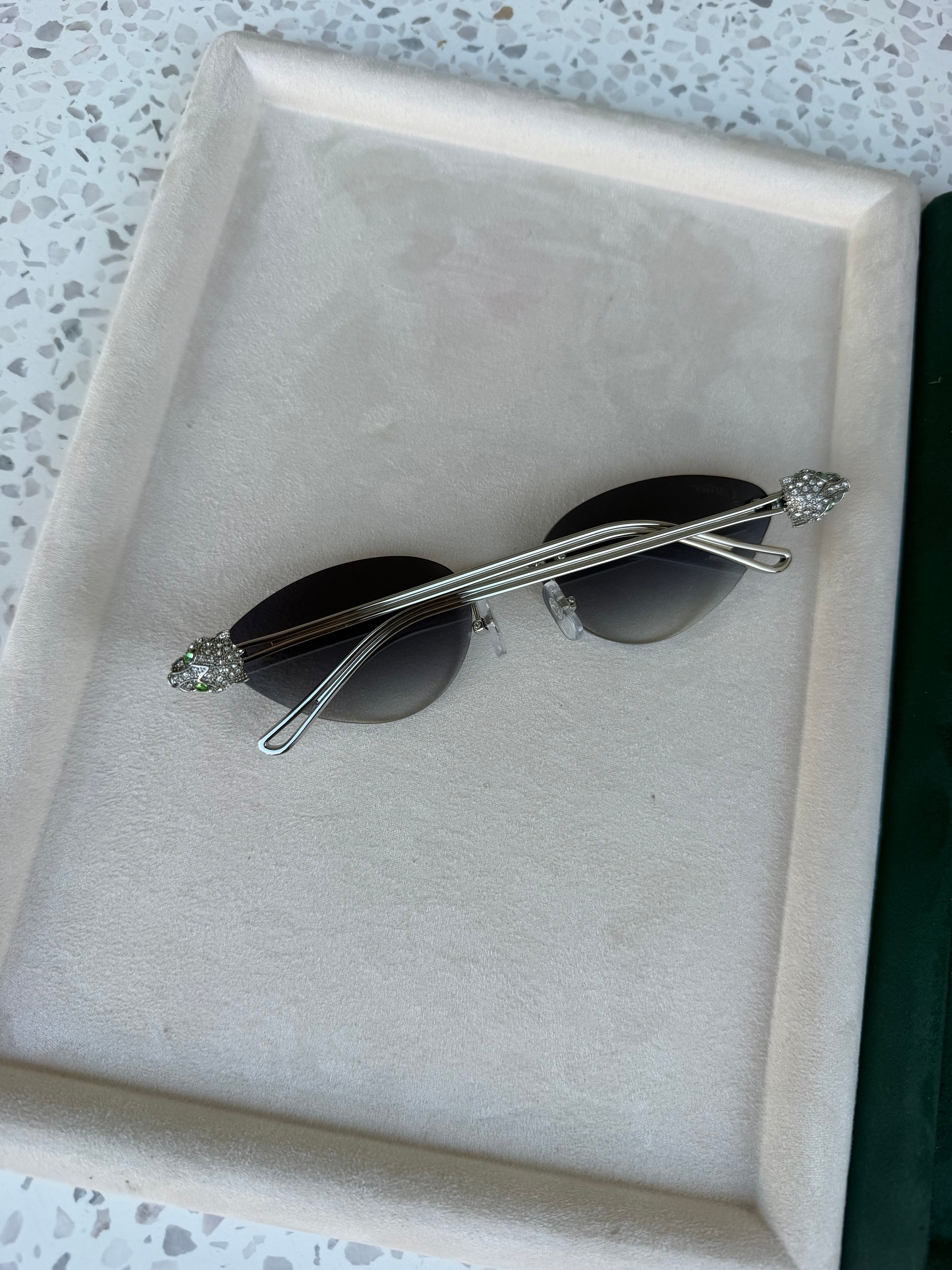 Image of Cartier - sunglasses במלאי
