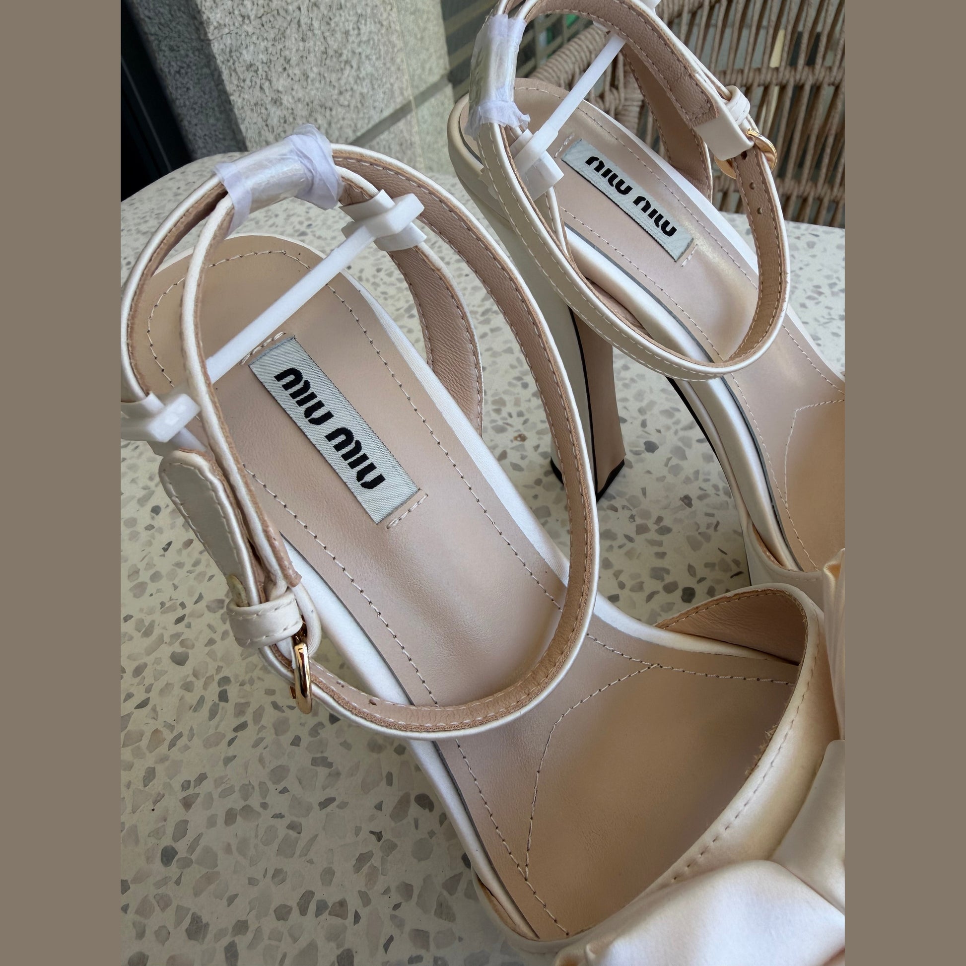 Miu Miu heels במלאי