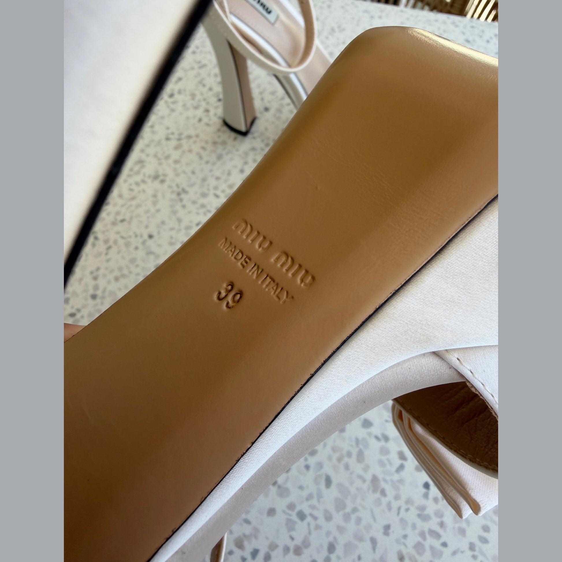 Miu Miu heels במלאי