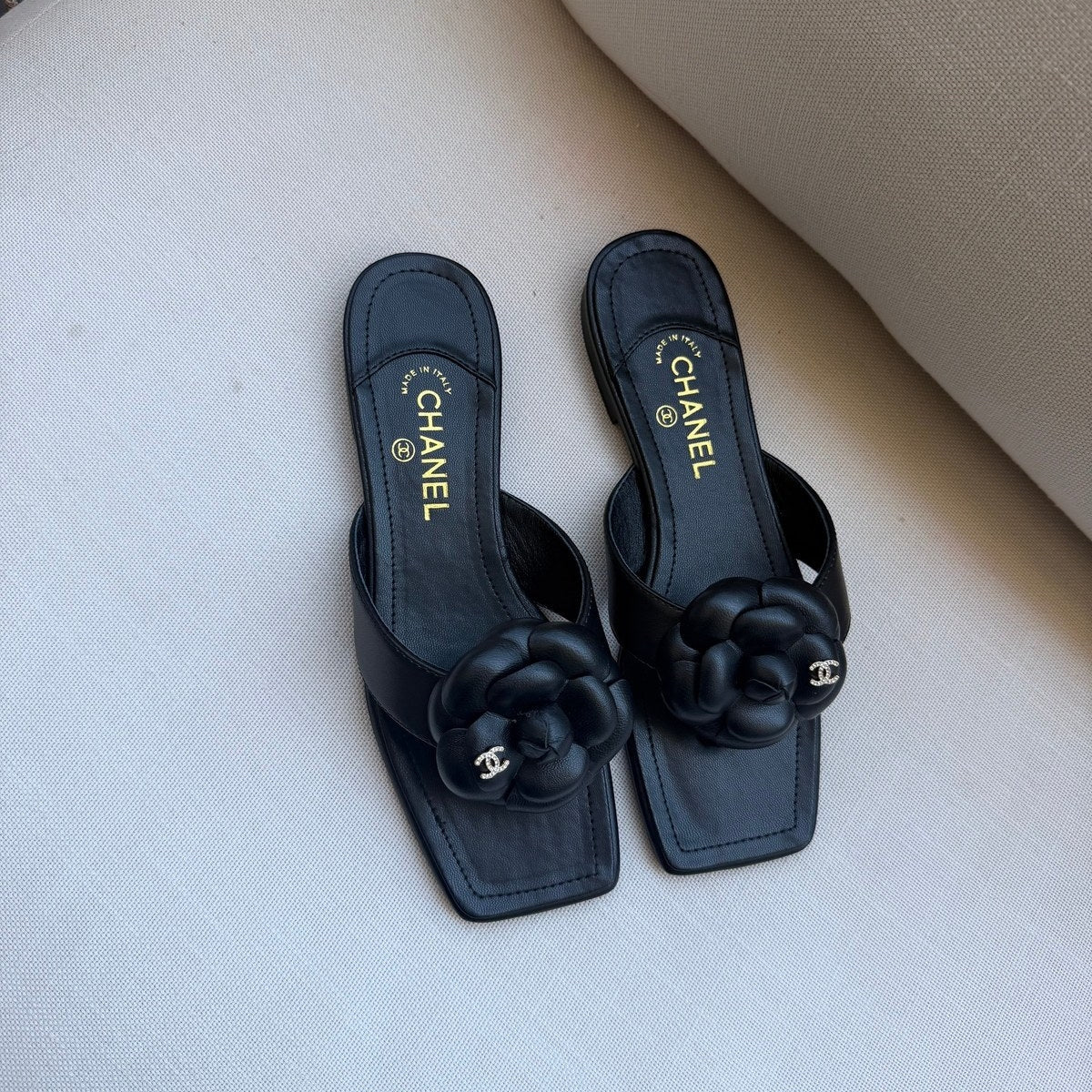 Image of Chanel sandals במלאי