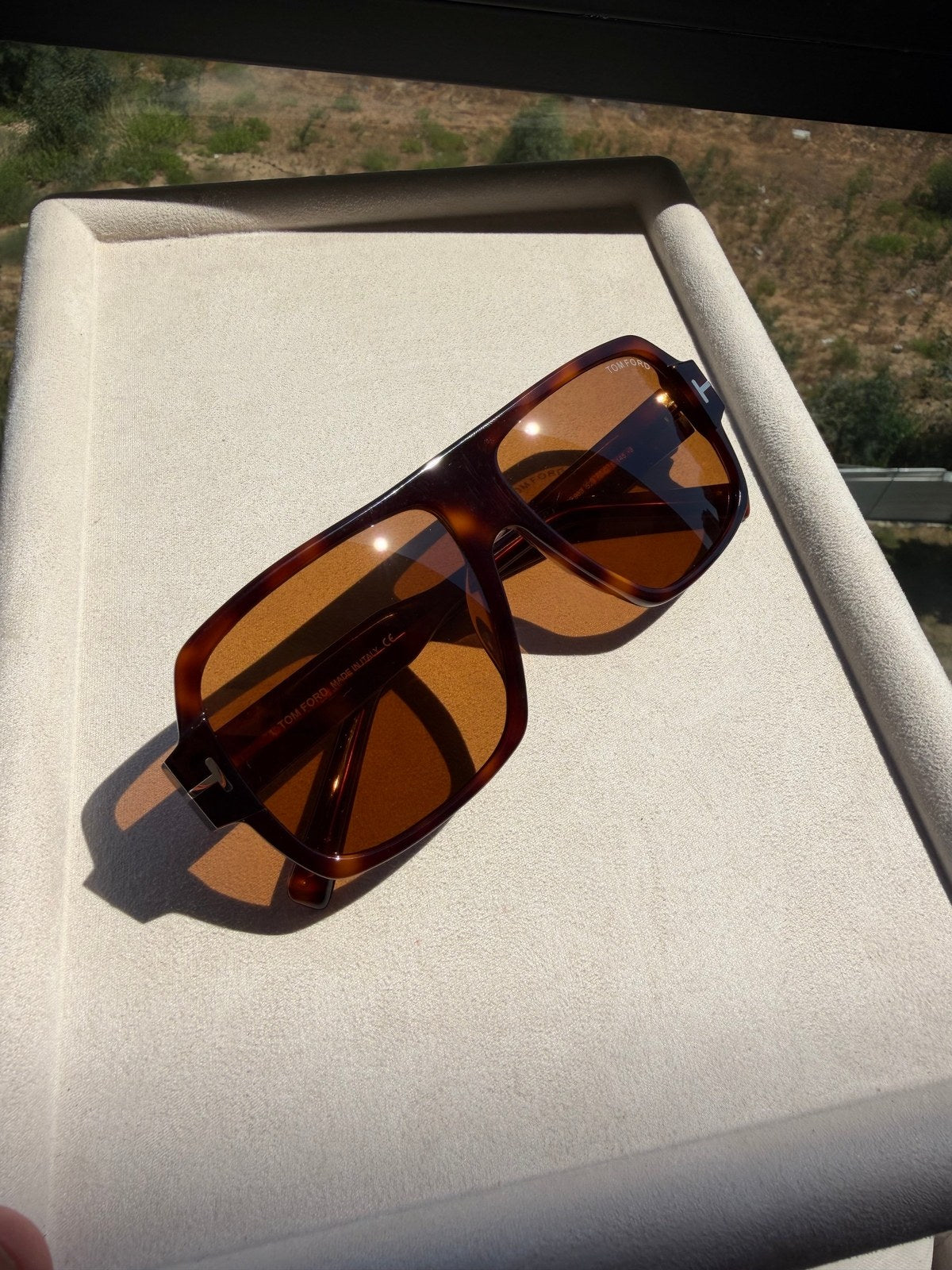 משקפי שמש TOM FORD