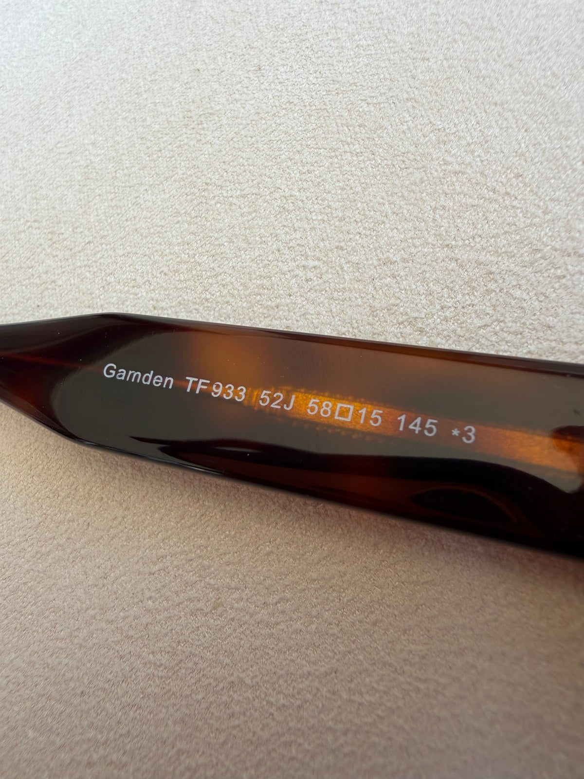 משקפי שמש TOM FORD