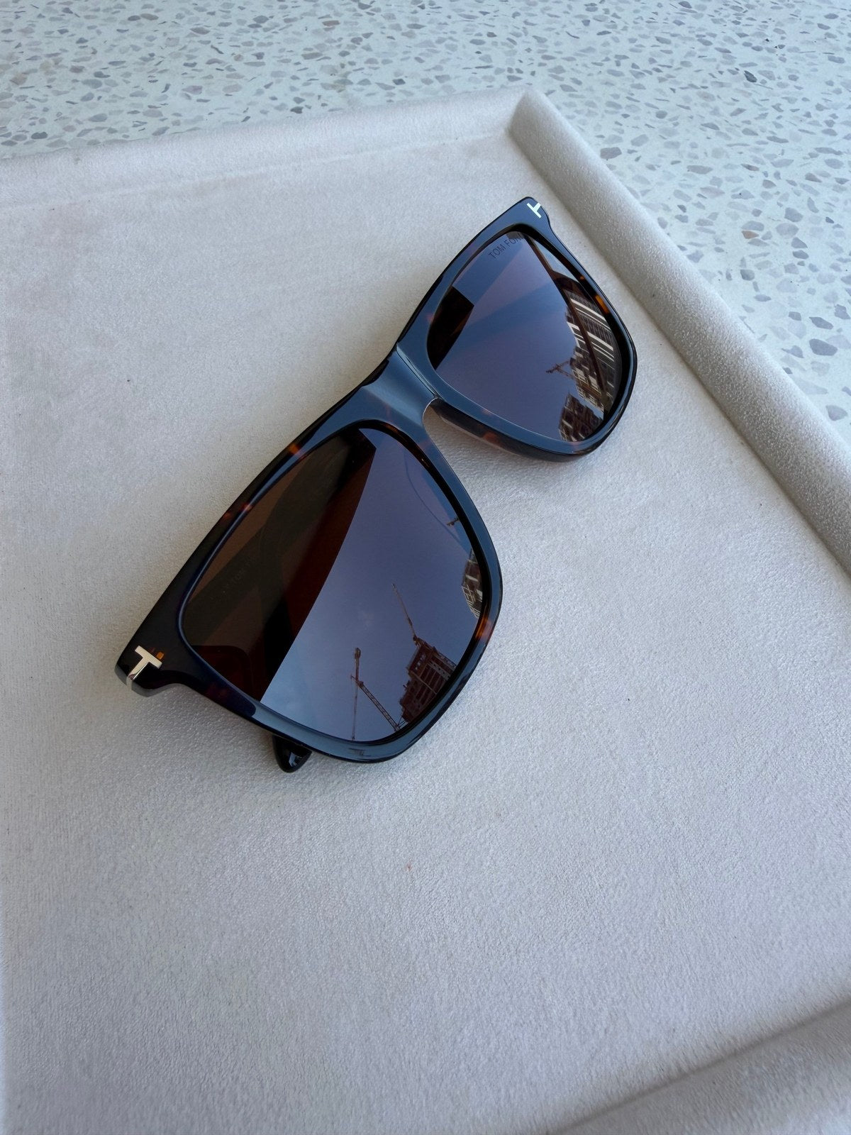משקפי שמש TOM FORD במלאי