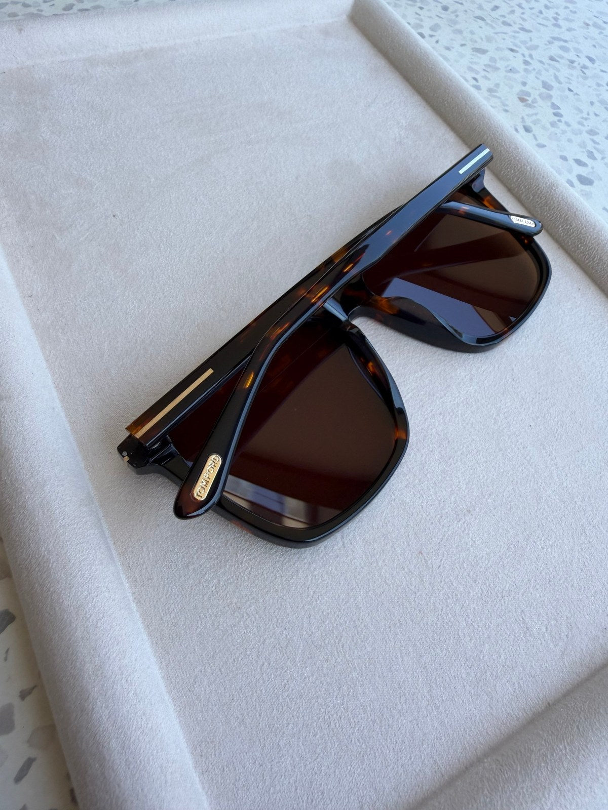 משקפי שמש TOM FORD במלאי