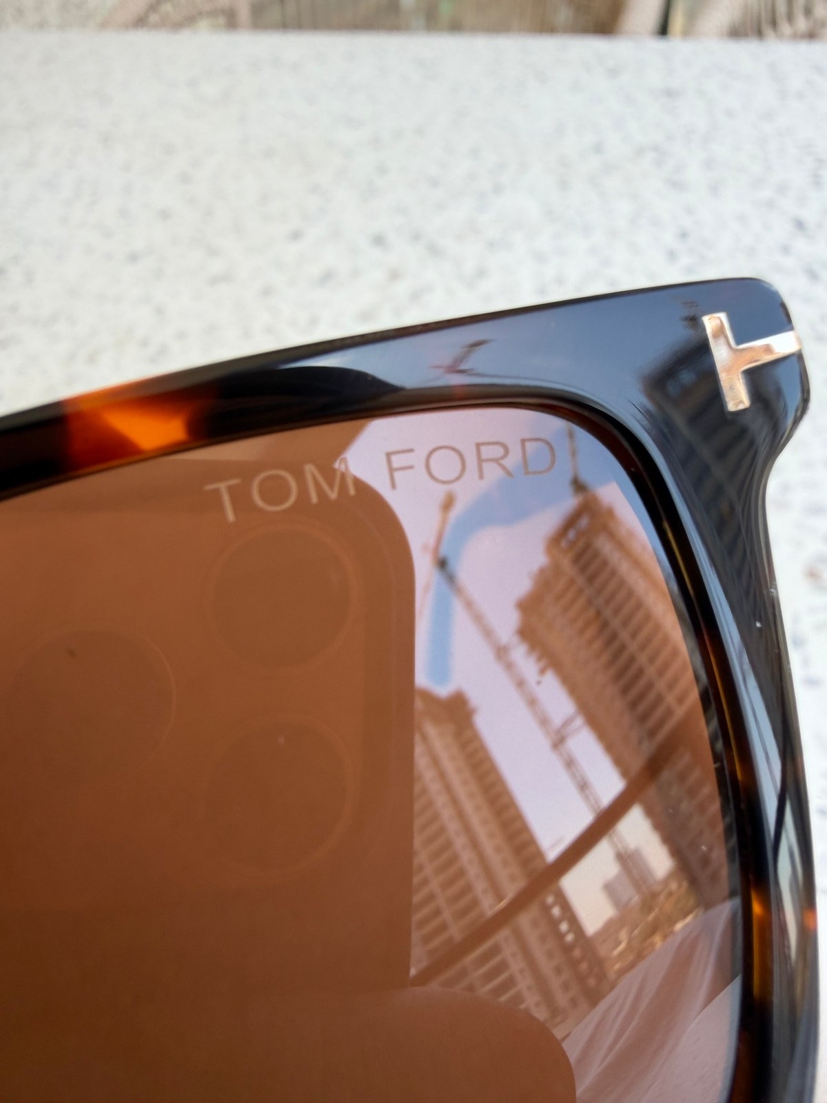 משקפי שמש TOM FORD במלאי