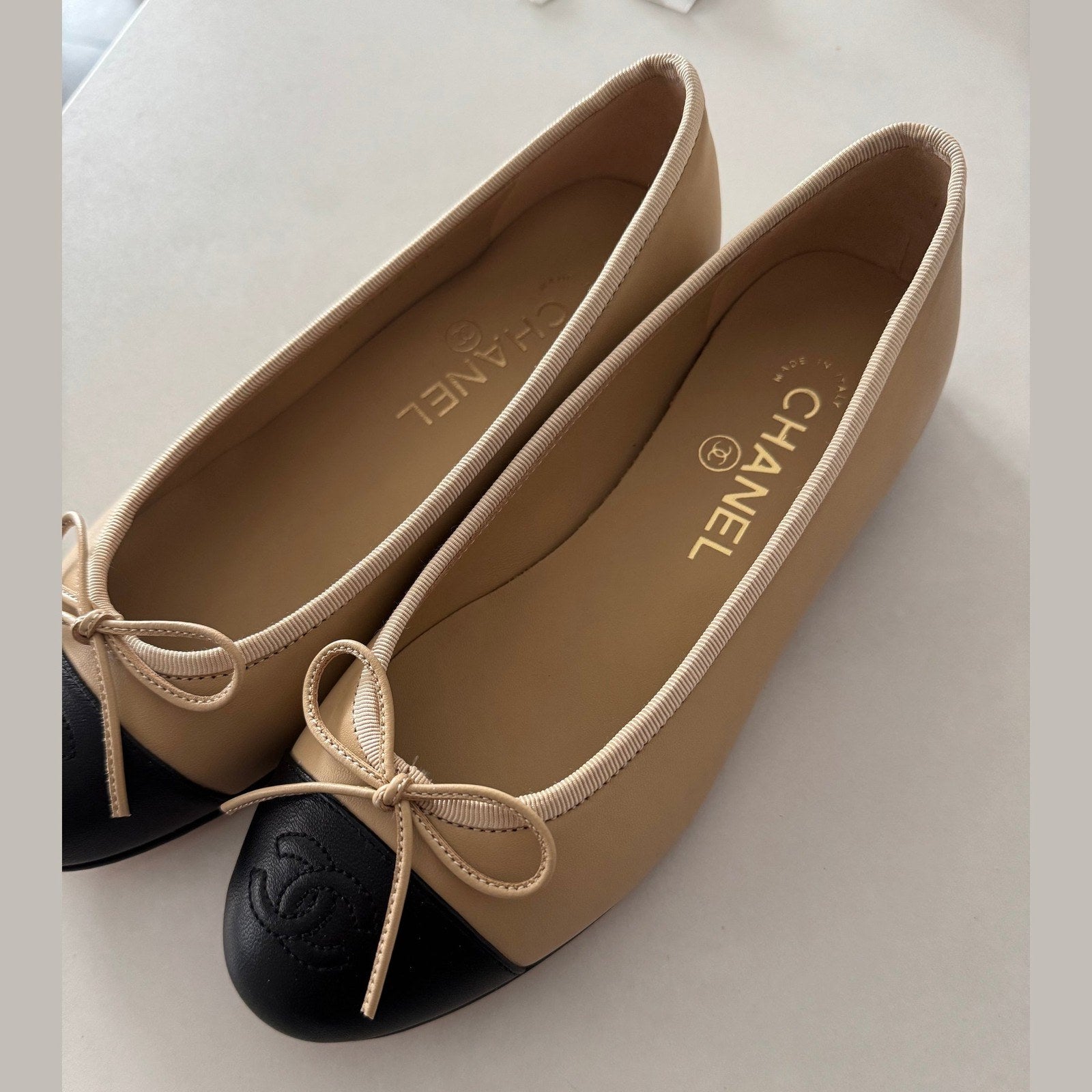 Image of CHANEL BALLET FLATS במלאי