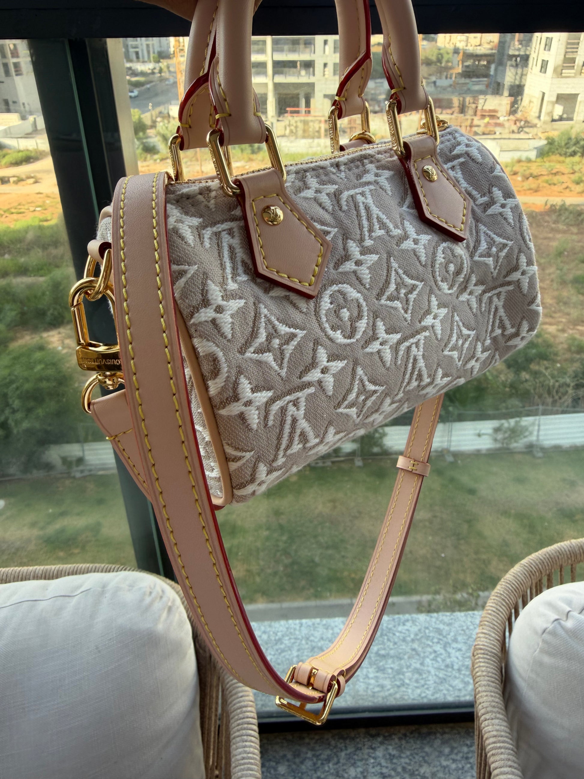 LV nano bag במלאי