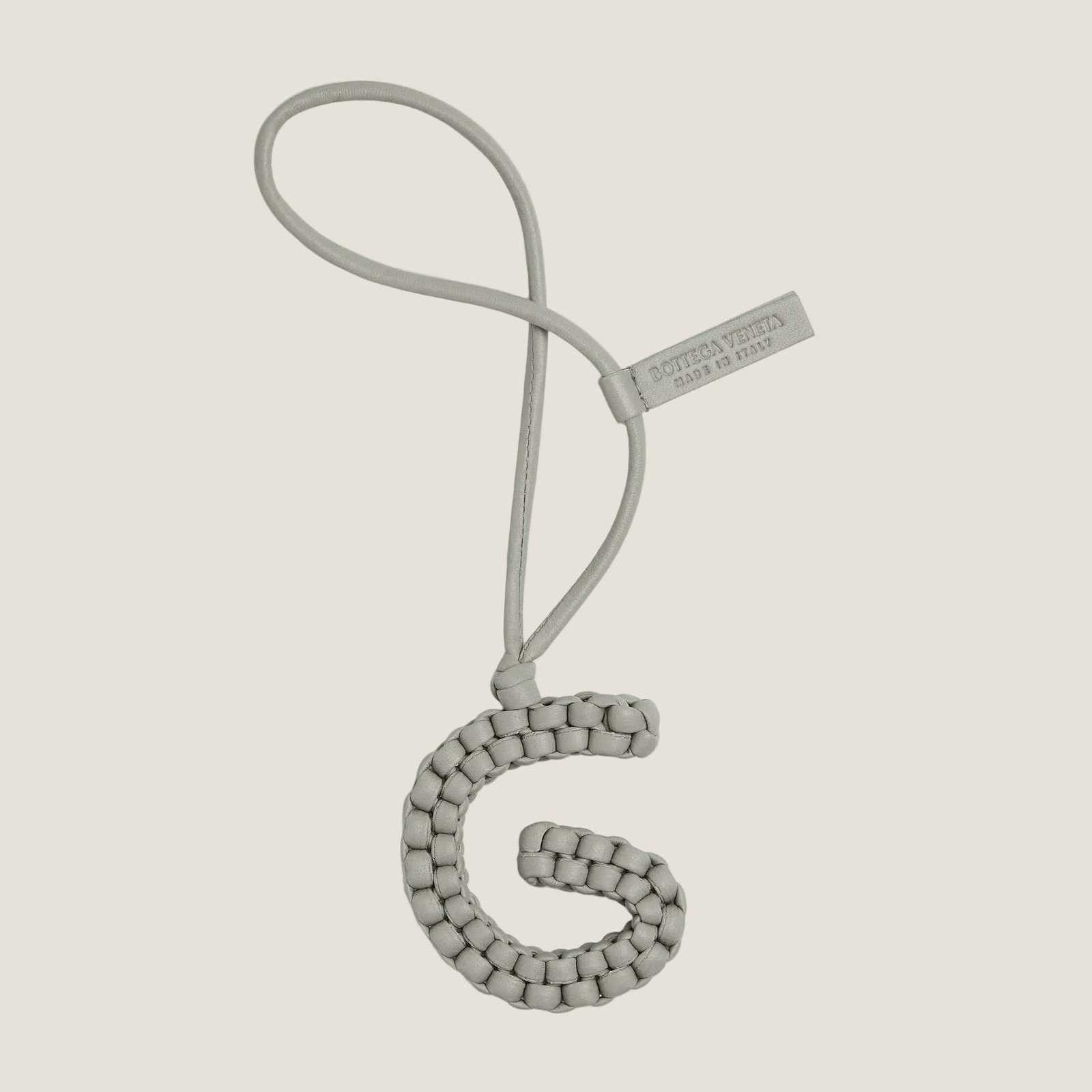 Image of בוטגה ונטה צ׳ארם אותיות