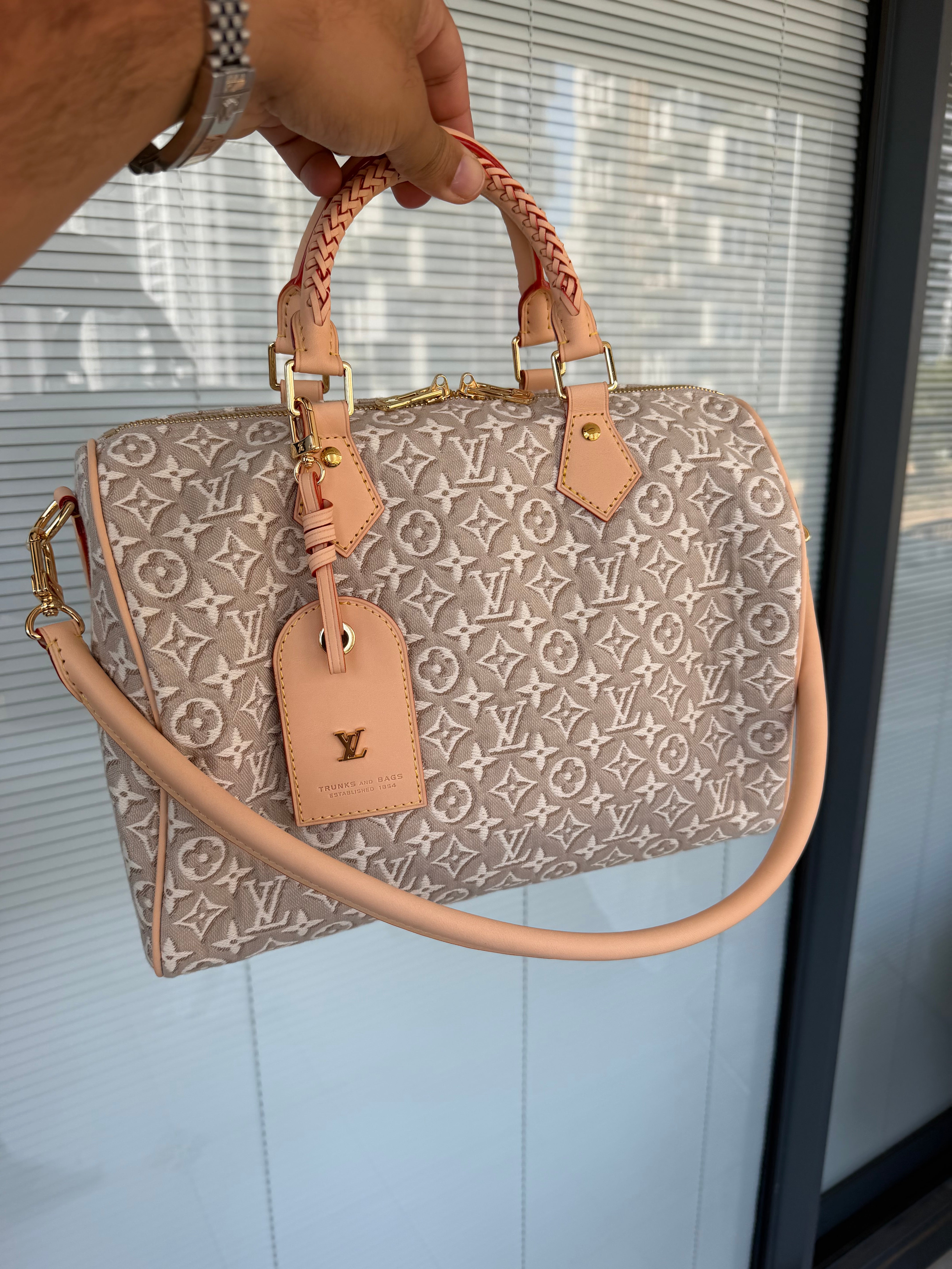 Image of LV 30cm bag במלאי