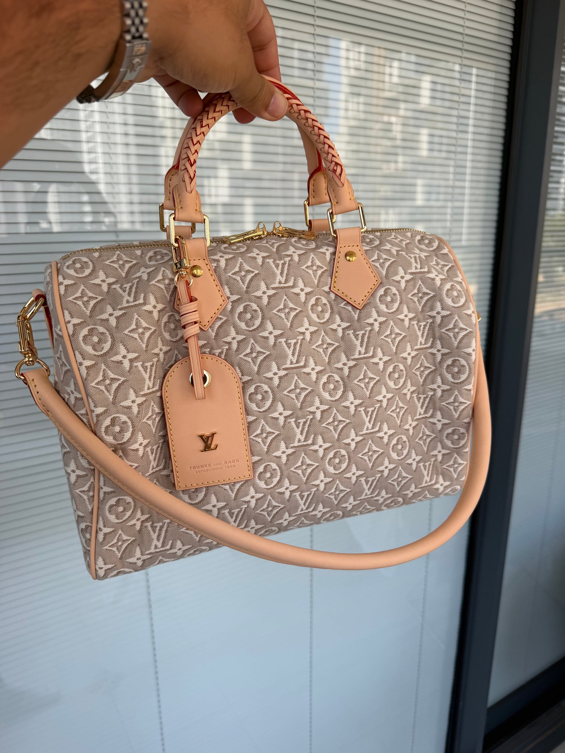 LV 30cm bag במלאי