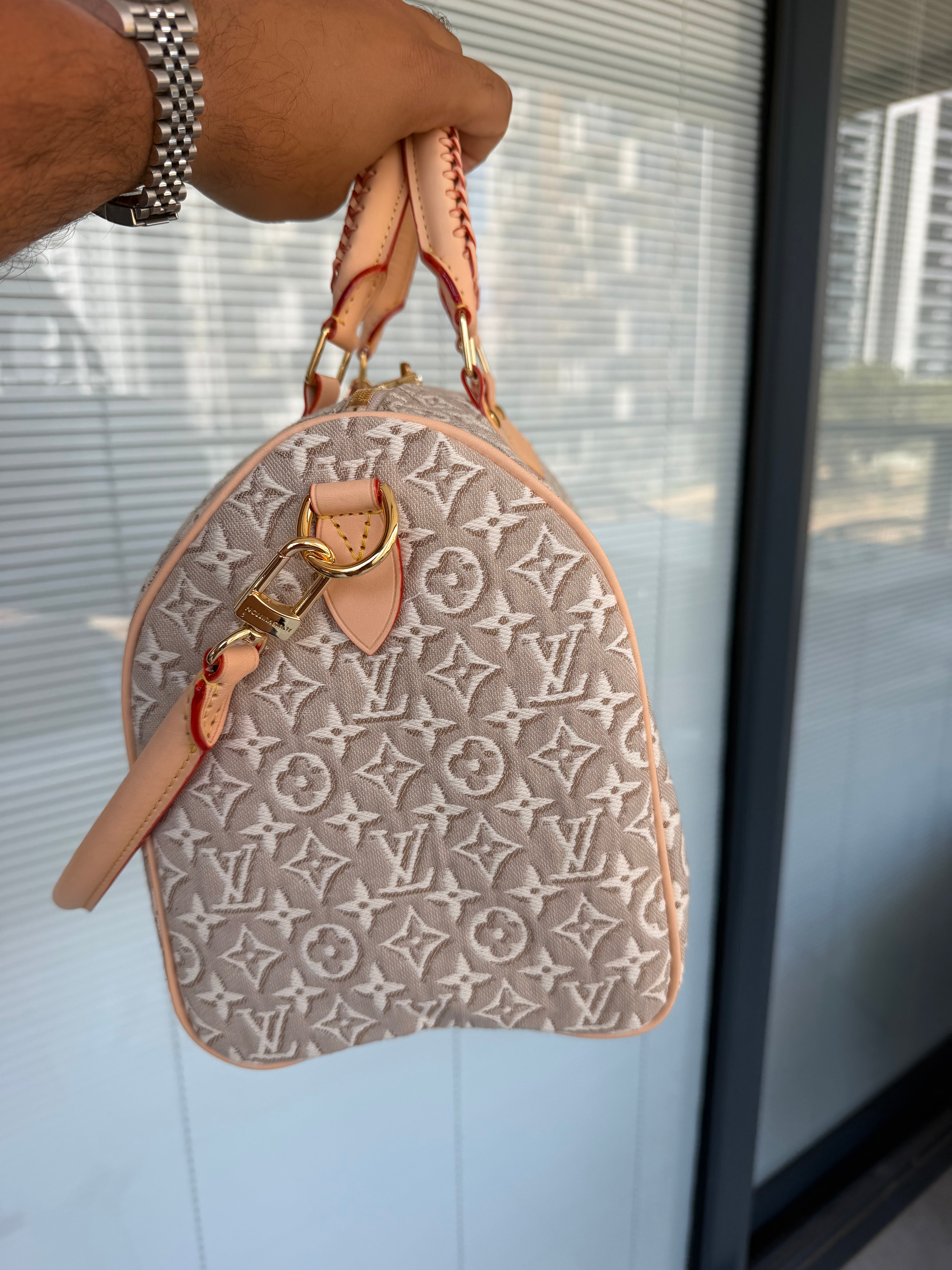 Image of LV 30cm bag במלאי