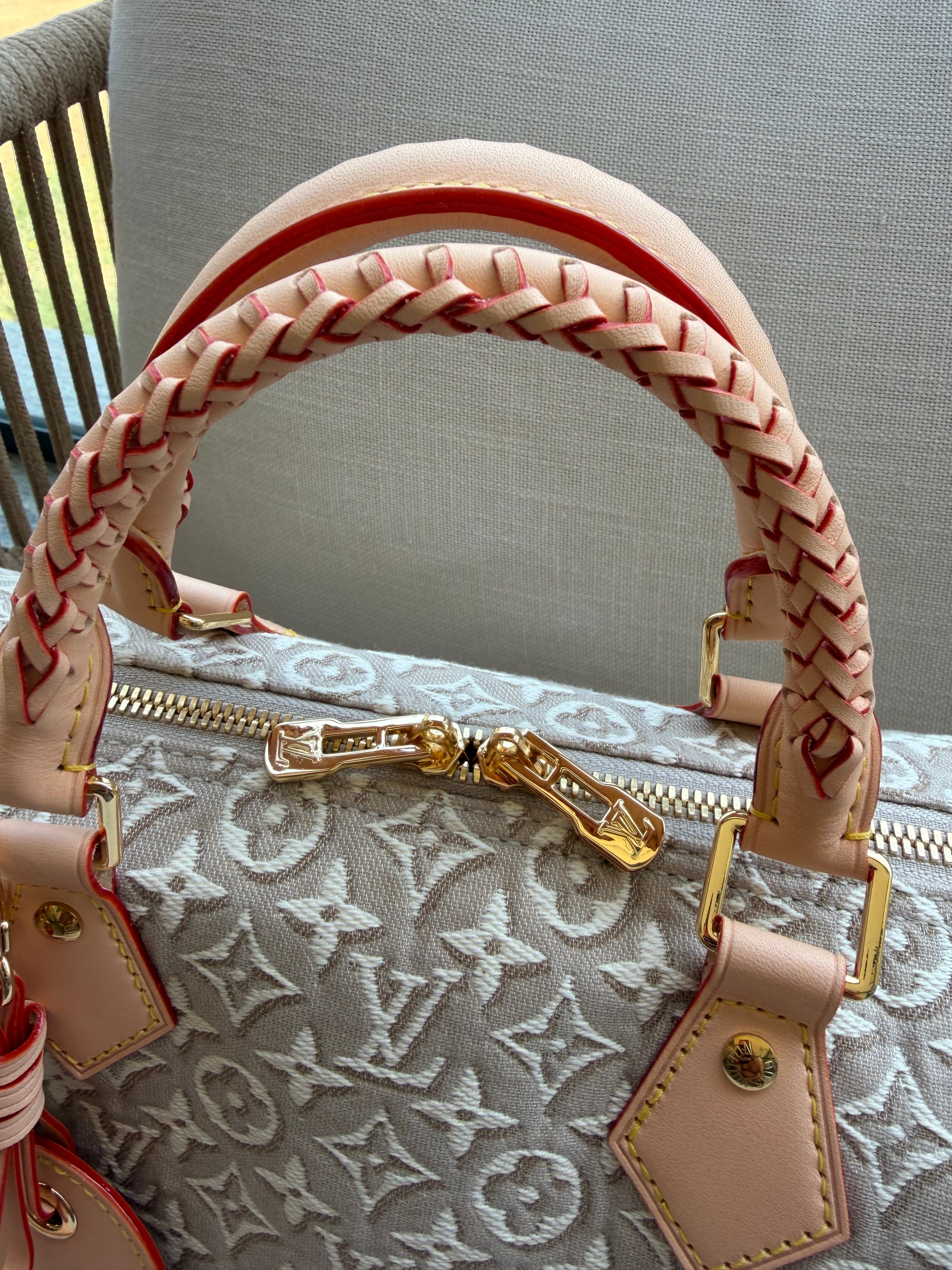 Image of LV 30cm bag במלאי