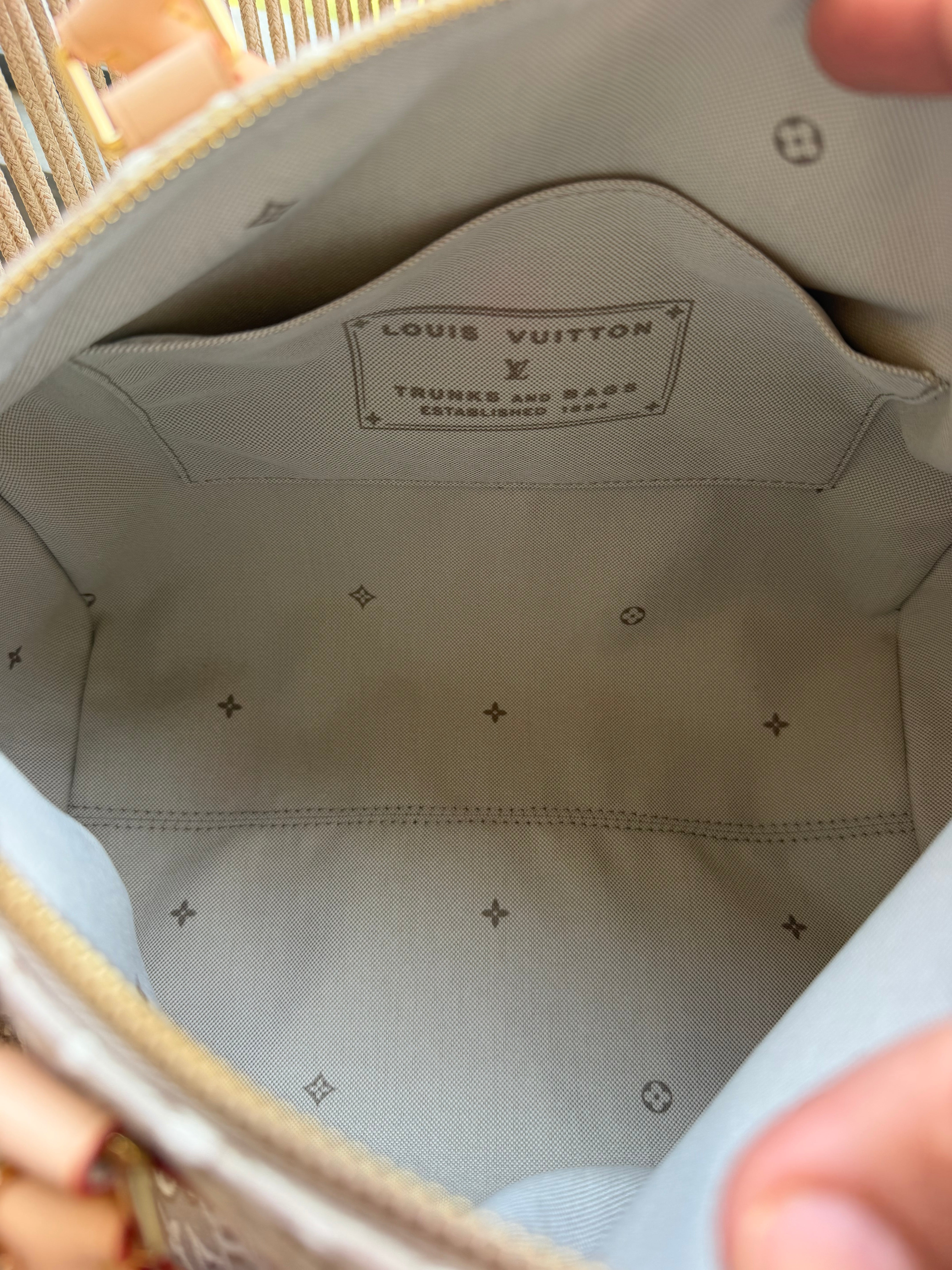Image of LV 30cm bag במלאי