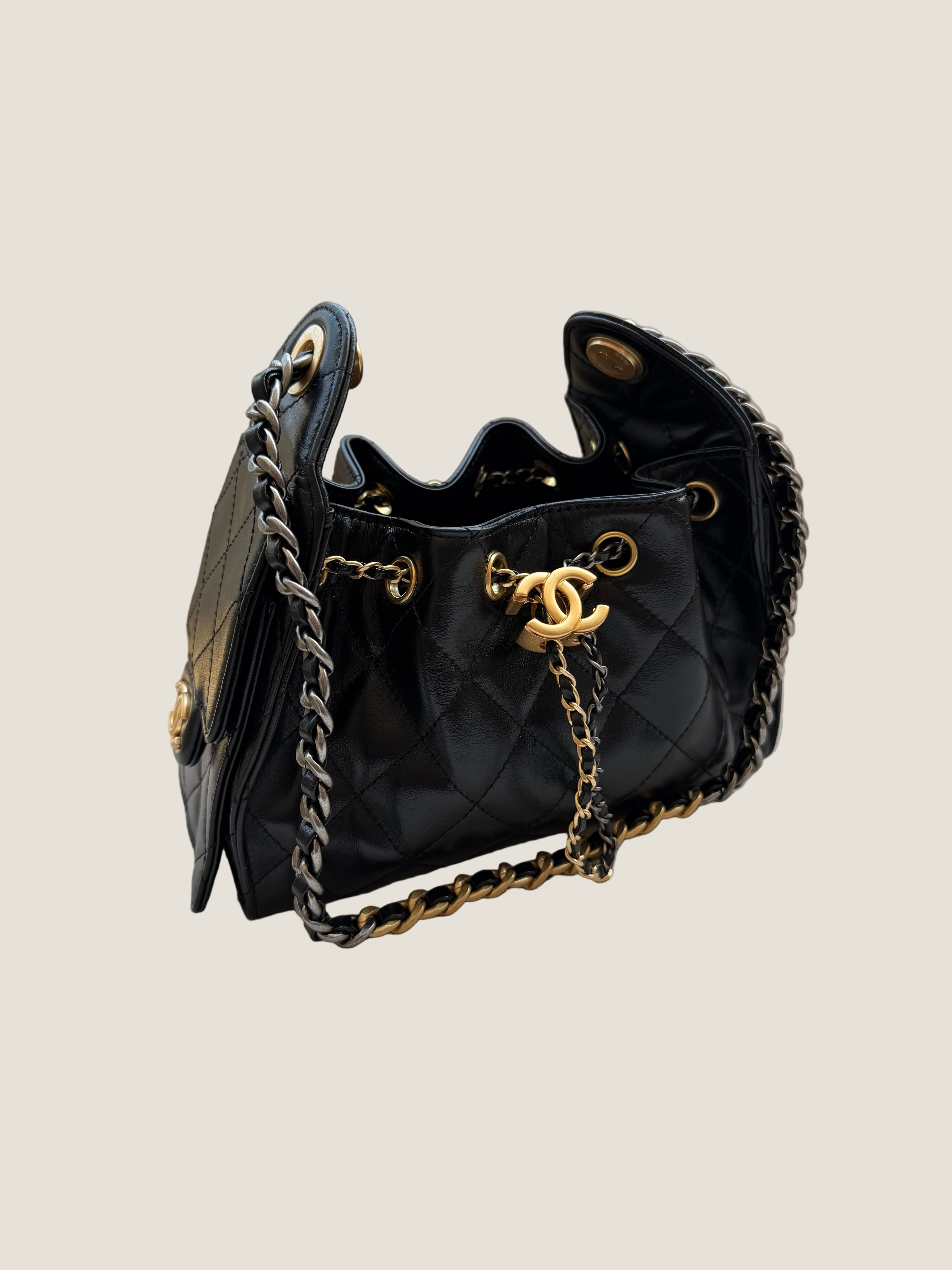 Image of CHANEL 25 mini במלאי