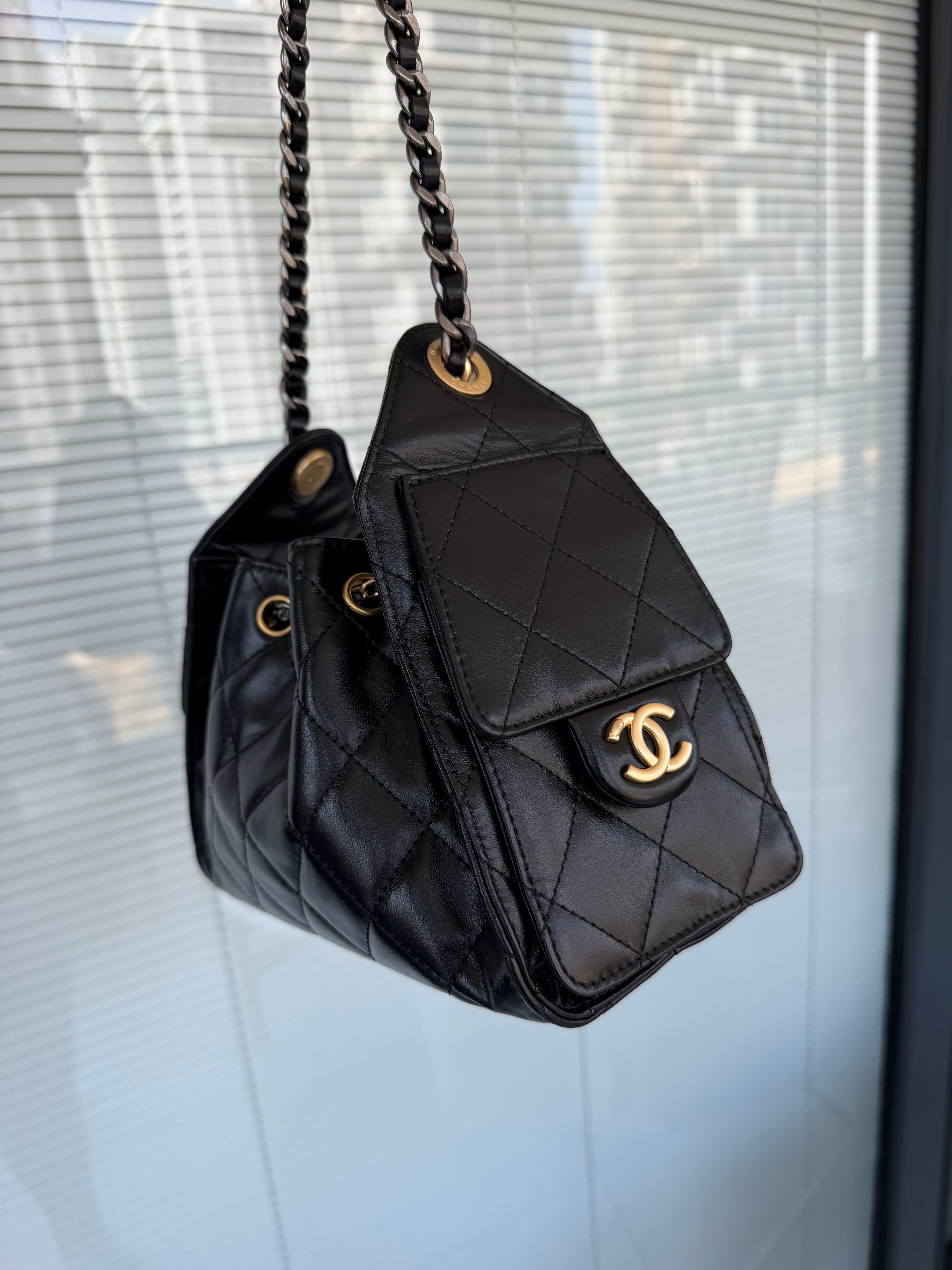 Image of CHANEL 25 mini במלאי