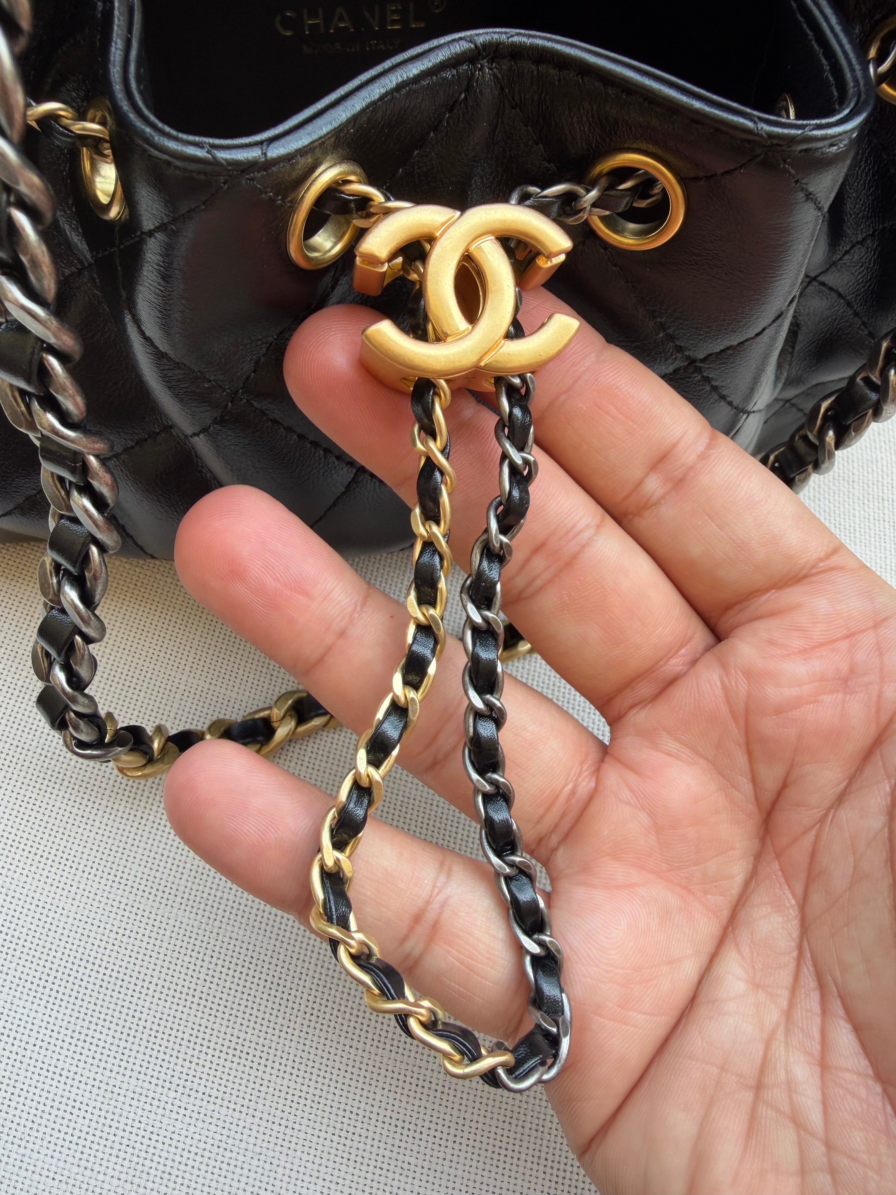 Image of CHANEL 25 mini במלאי