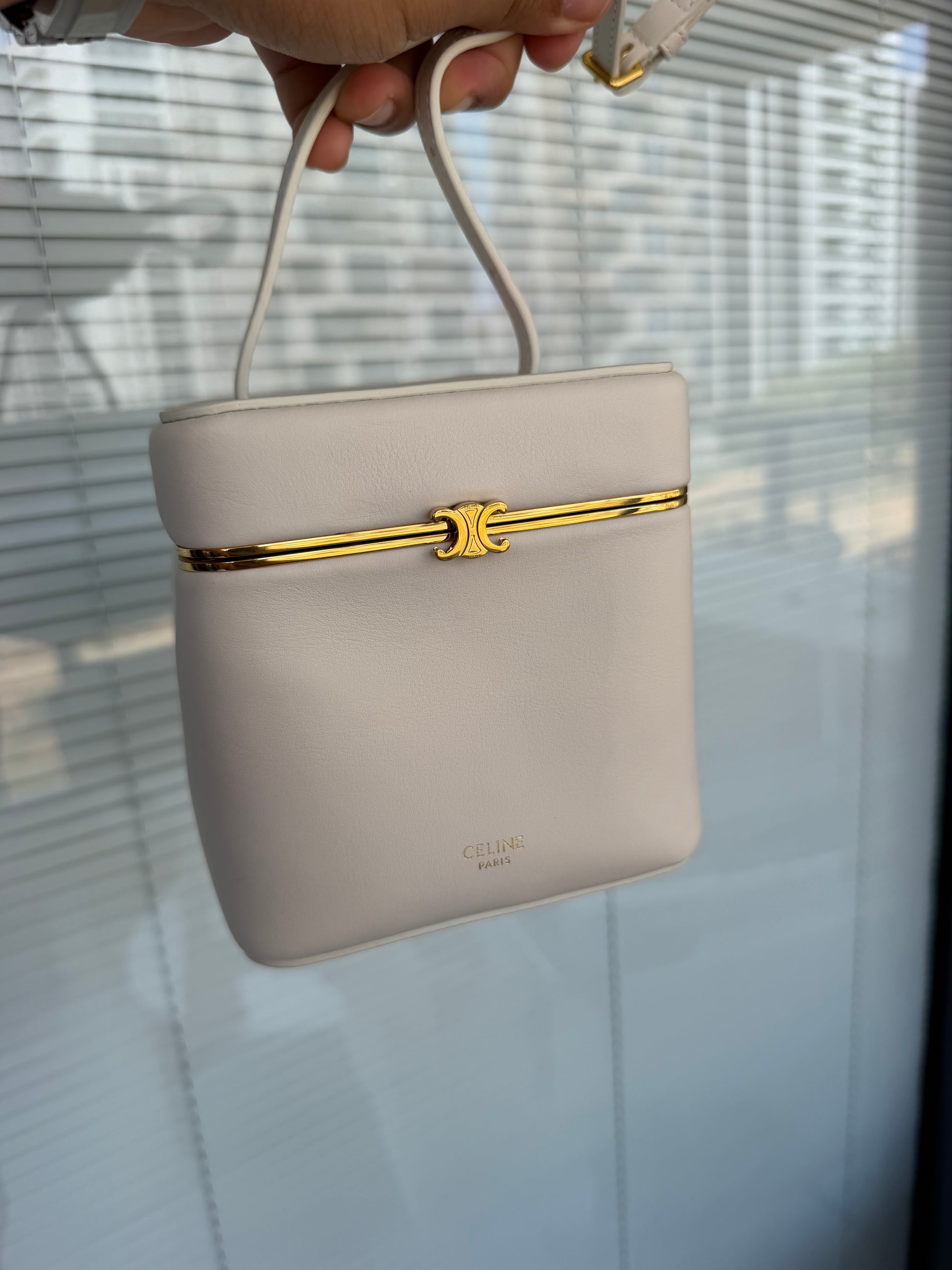 CELINE bag לבן במלאי
