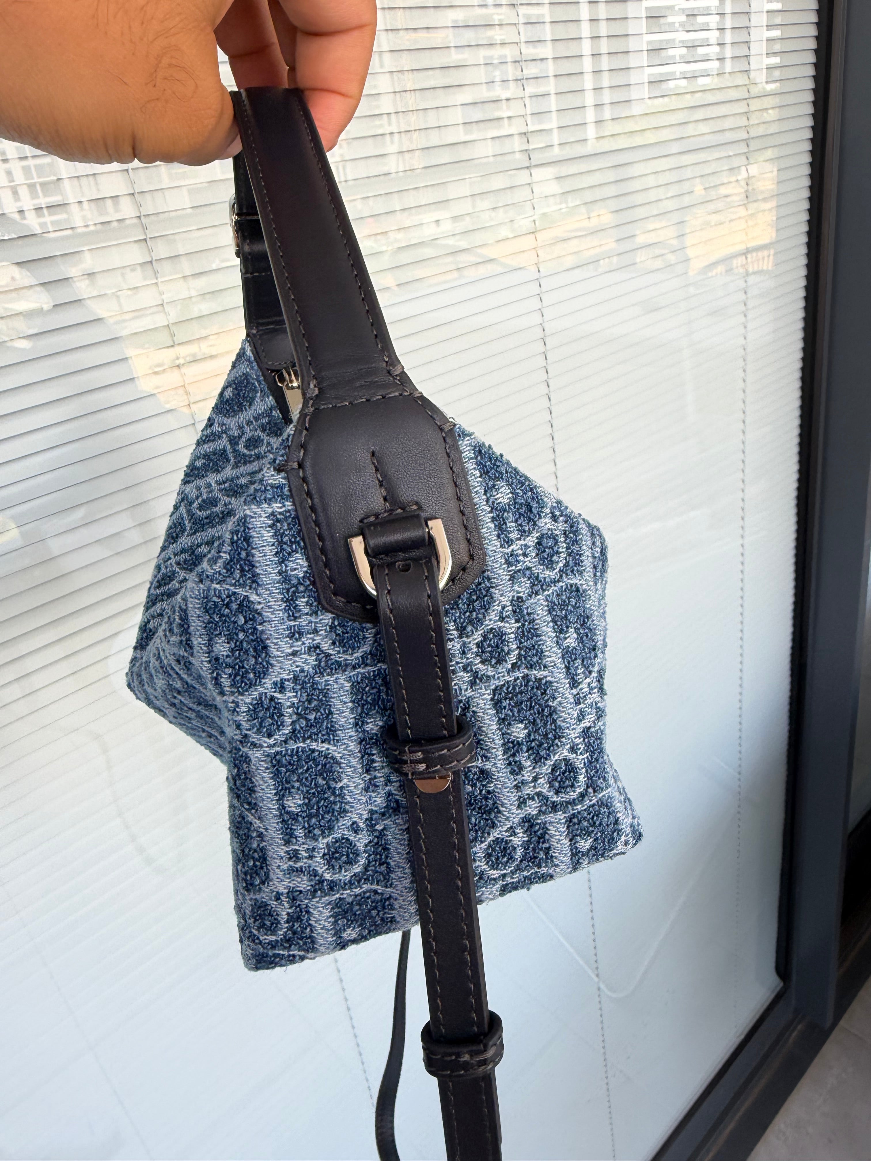 Image of DIOR bag במלאי