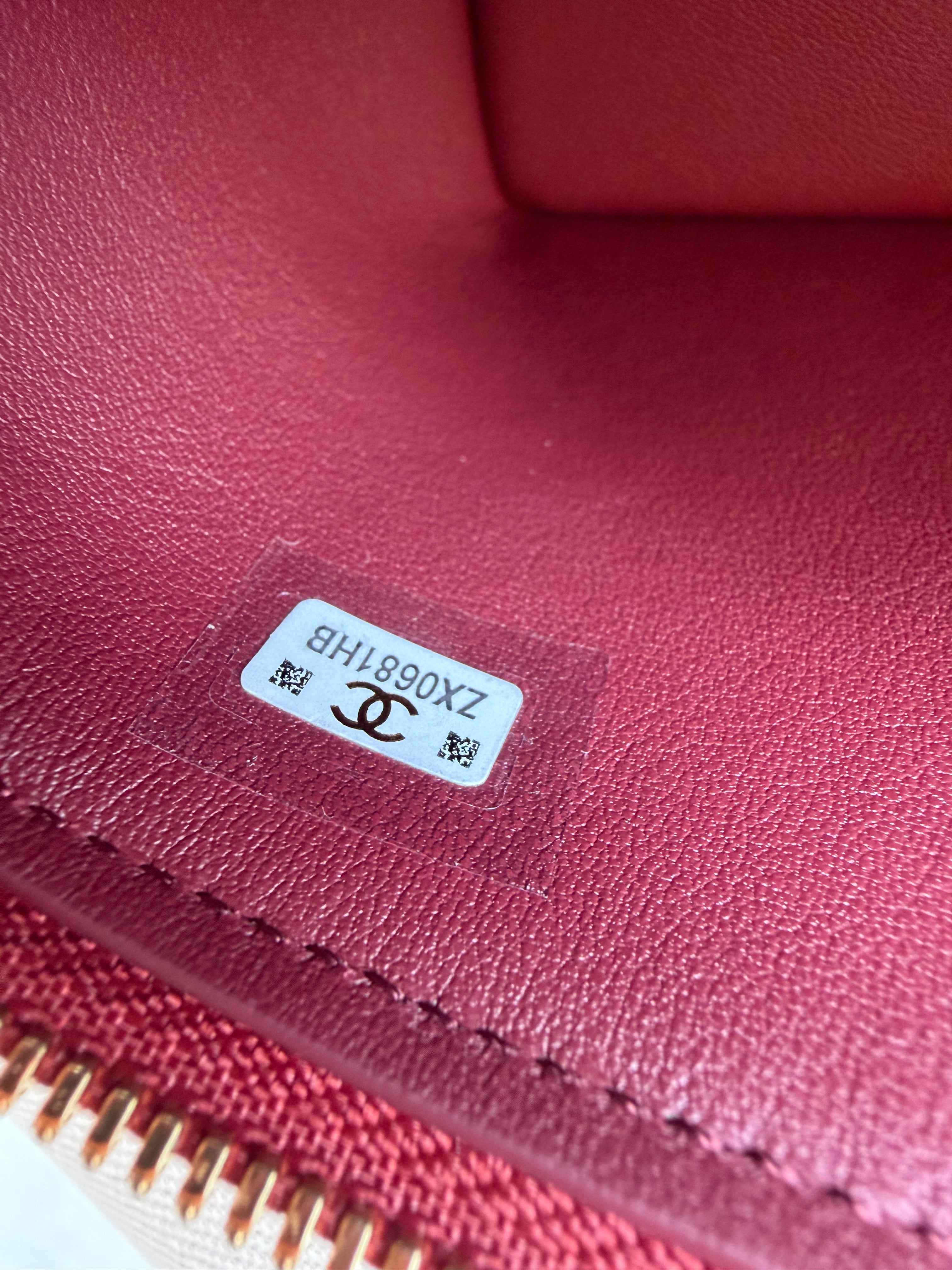 Image of CHANEL mini bag במלאי