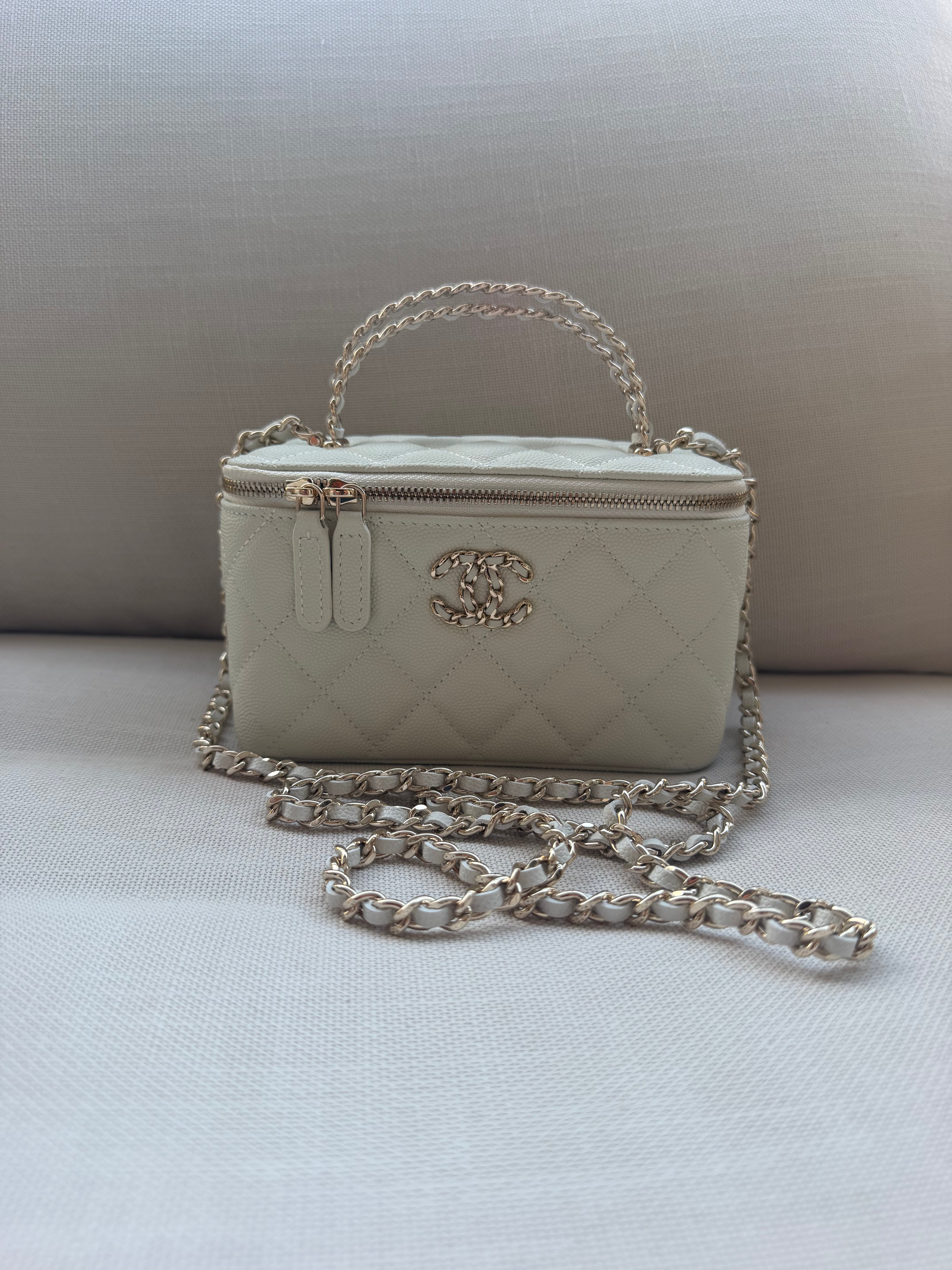 Image of CHANEL mini bag במלאי