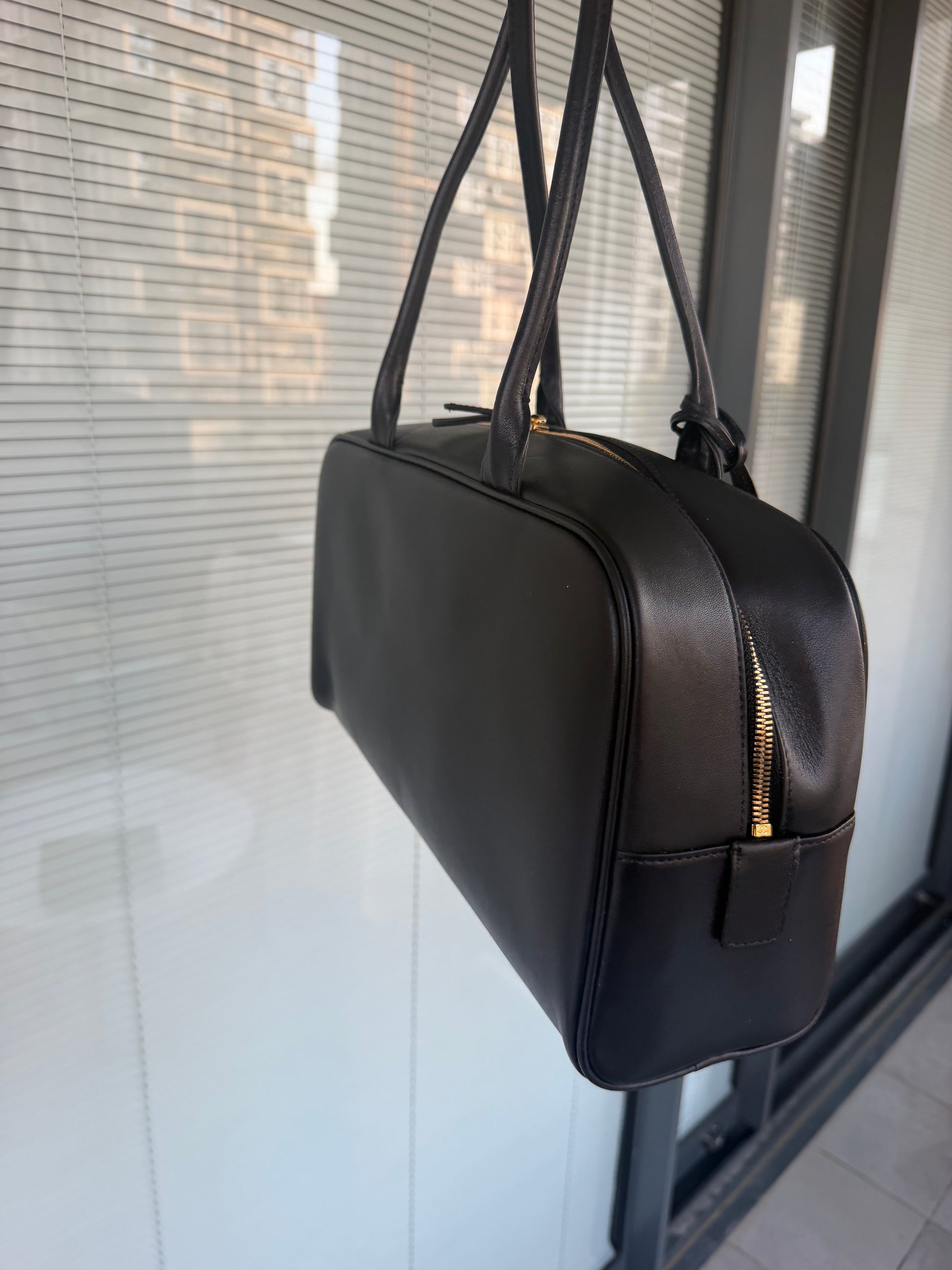 CHANEL bowling bag במלאי