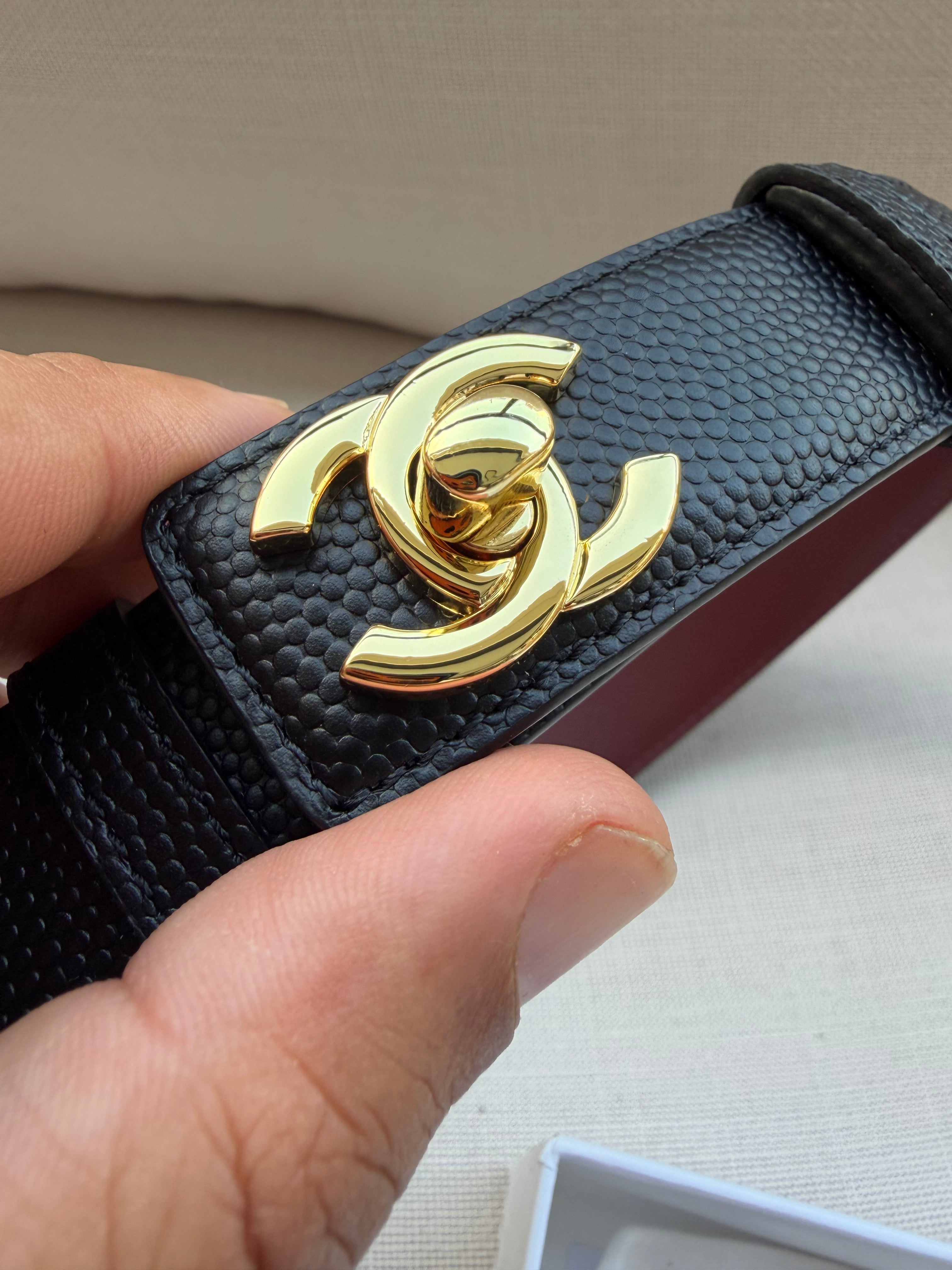 Image of CHANEL חגורה נפתחת במלאי
