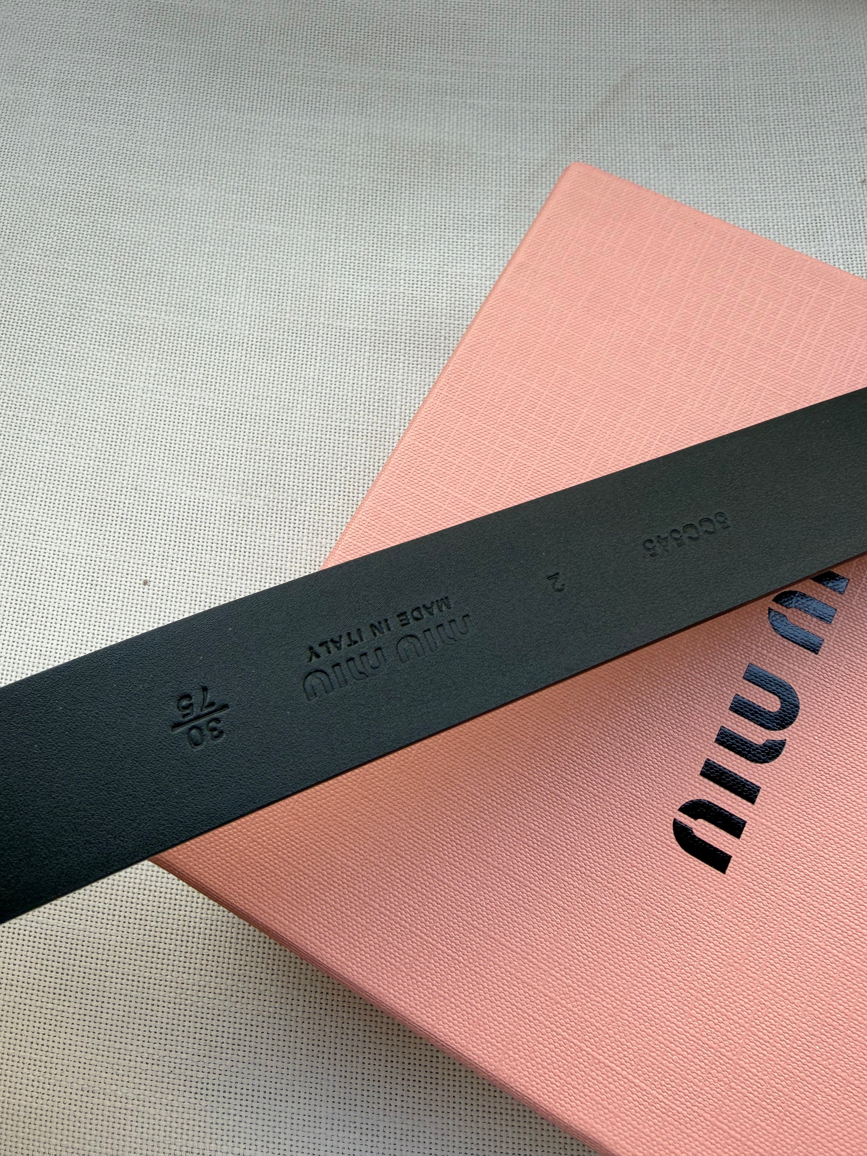 Image of חגורת עור Miu Miu במלאי