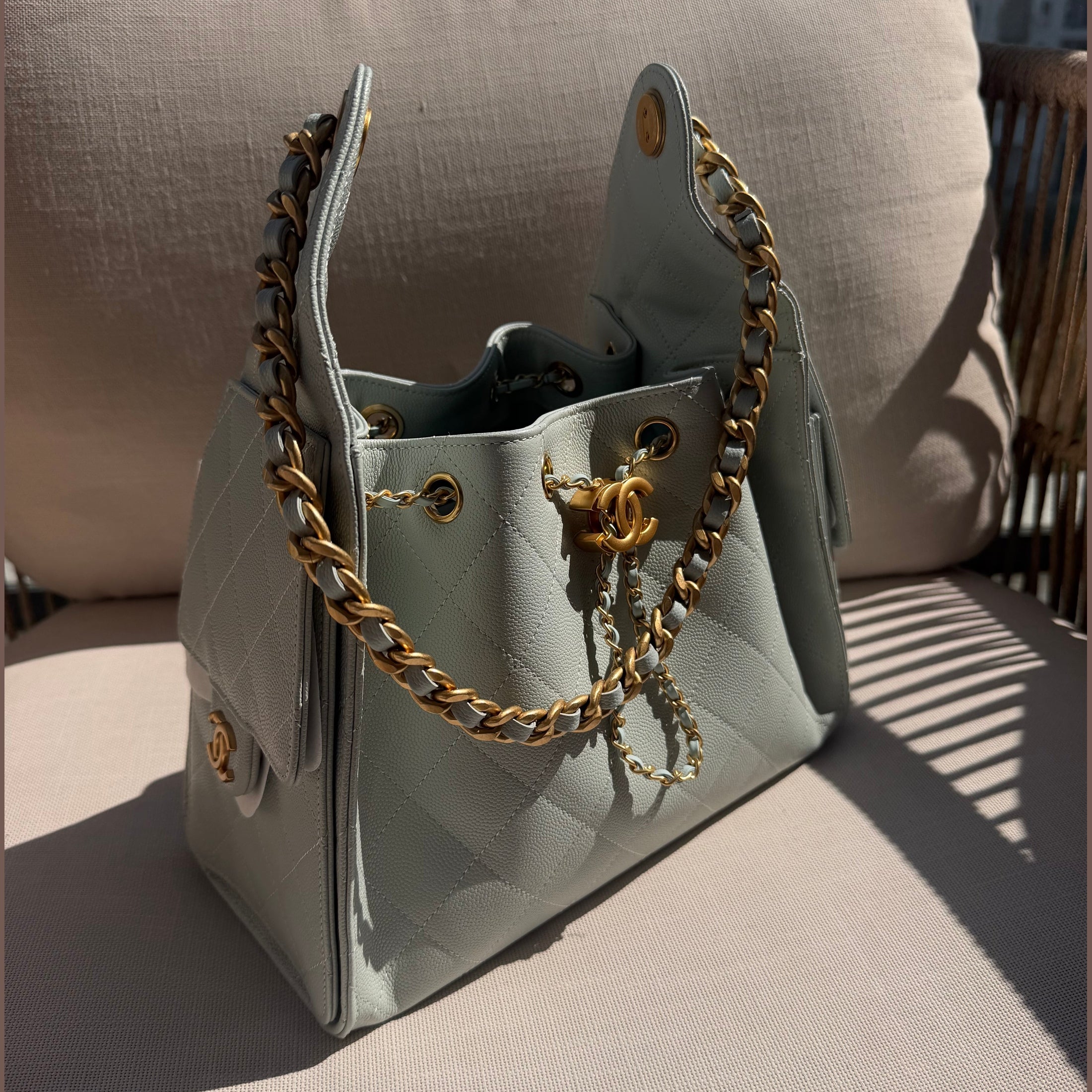 Image of Chanel 25 small במלאי