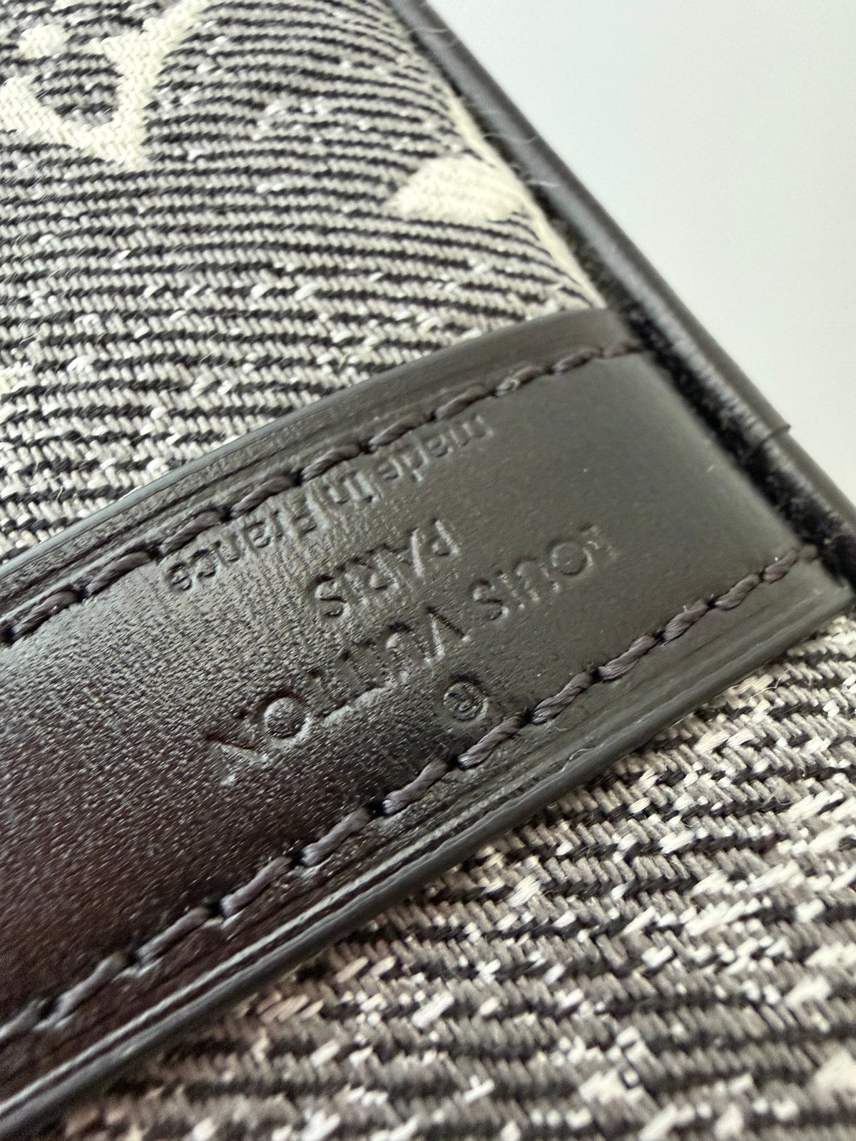Image of LV 25cm bag במלאי