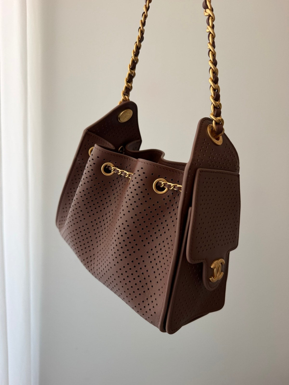Image of Chanel 25 mini במלאי