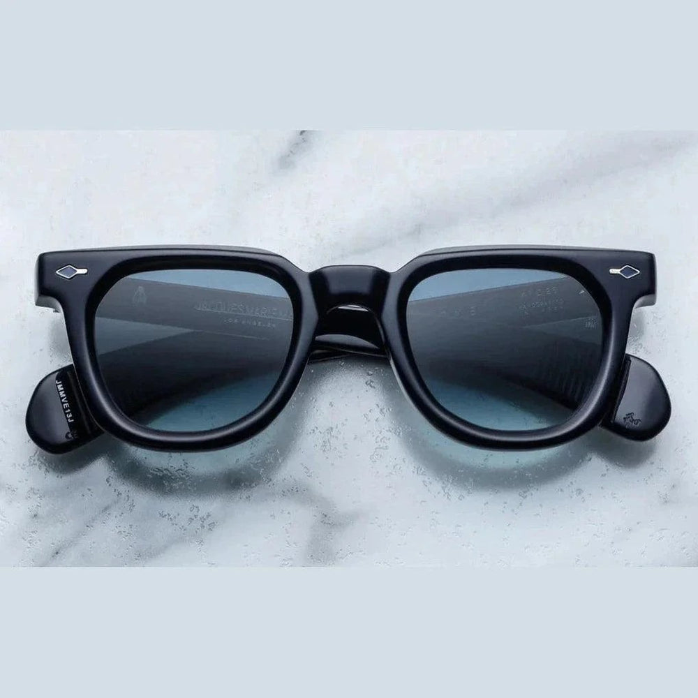 משקפי שמש Jacques Marie Mage vendome שחור עם מסגרת פלסטיק ו-100% הגנה UVA/UVB.