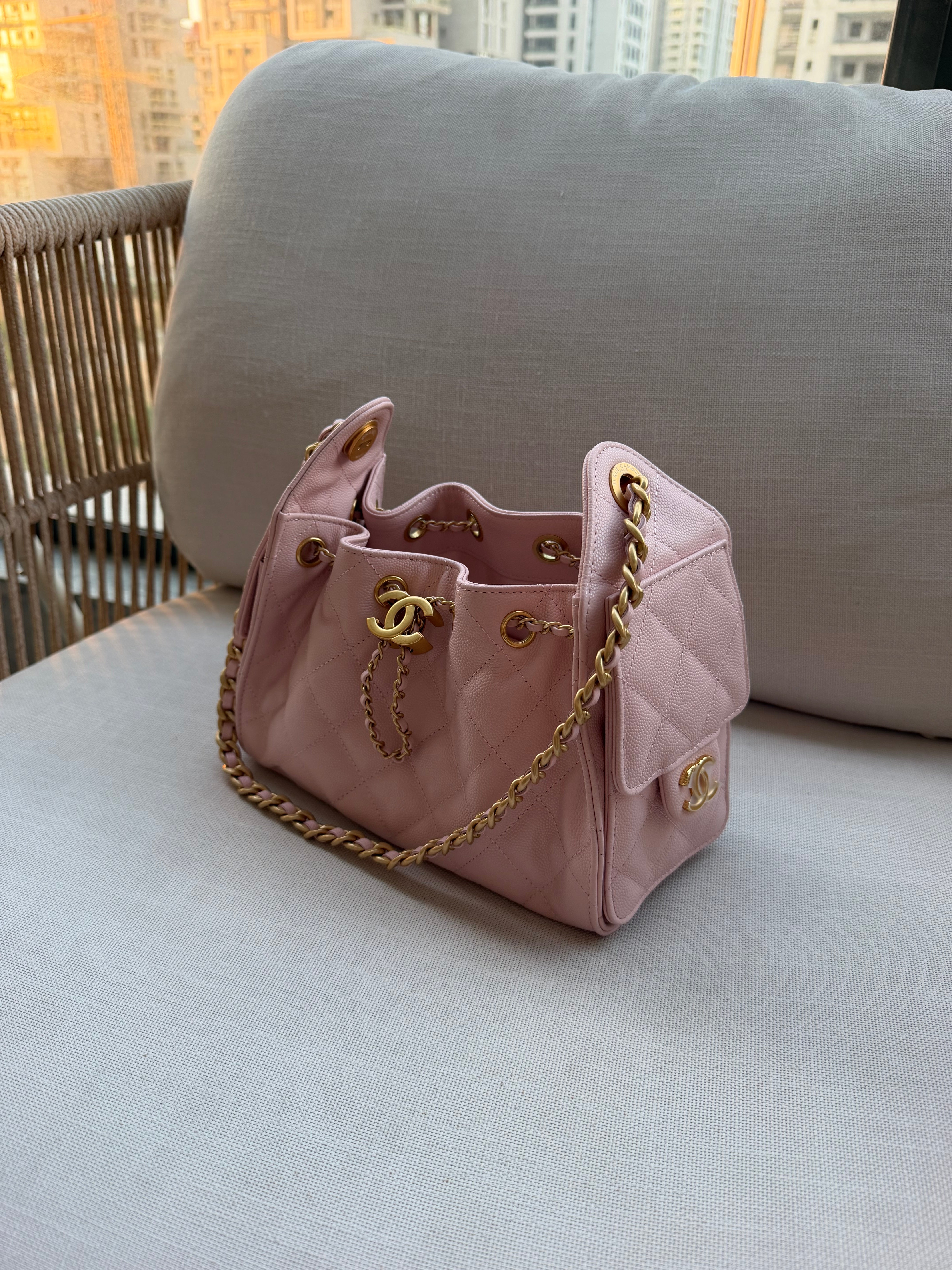 Image of Chanel 25 mini במלאי